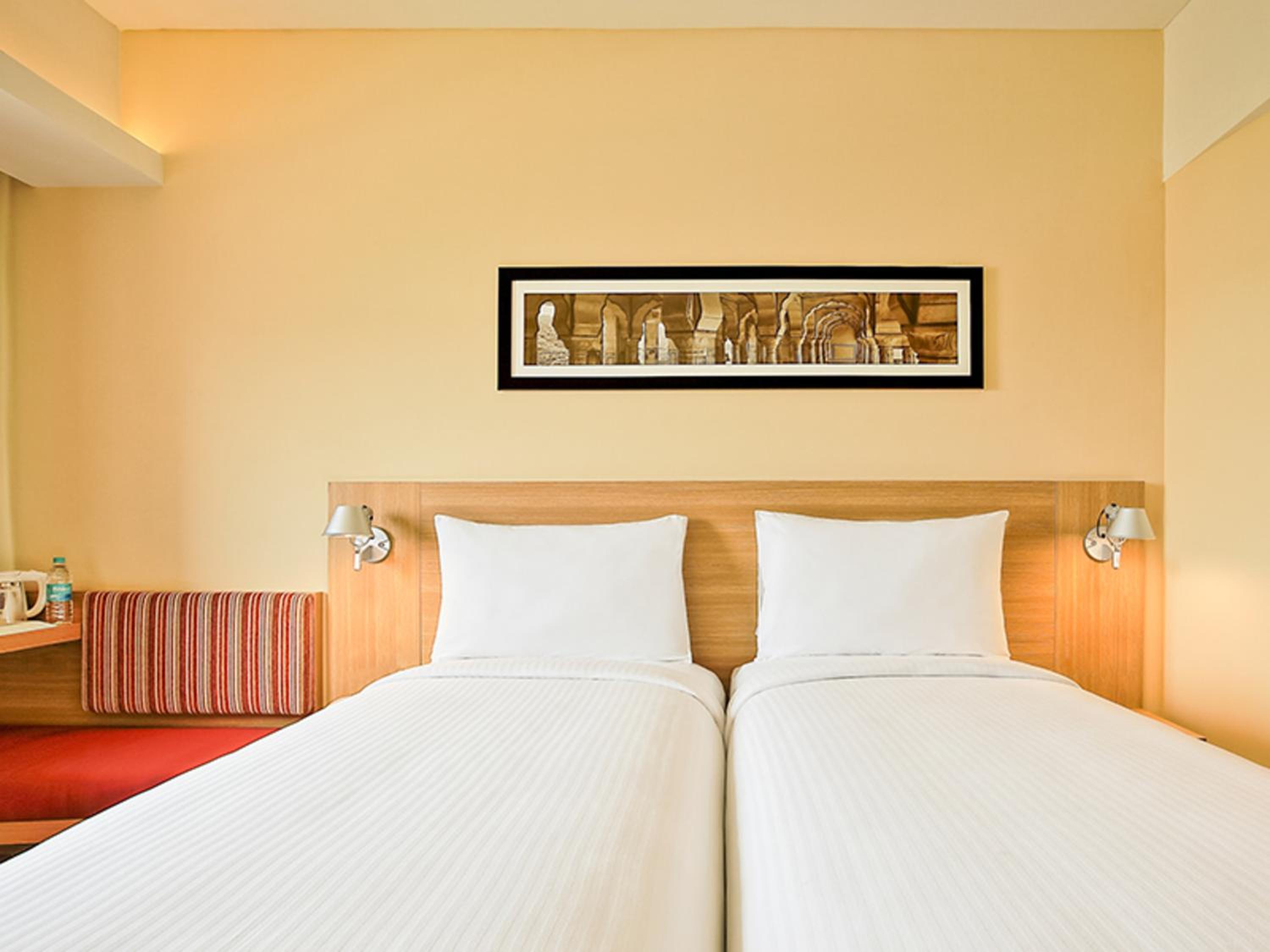 Day Use Room (10 AM to 6 PM), Mandatory Check-out at 6pm, Multiple days stay not allowed photo 3