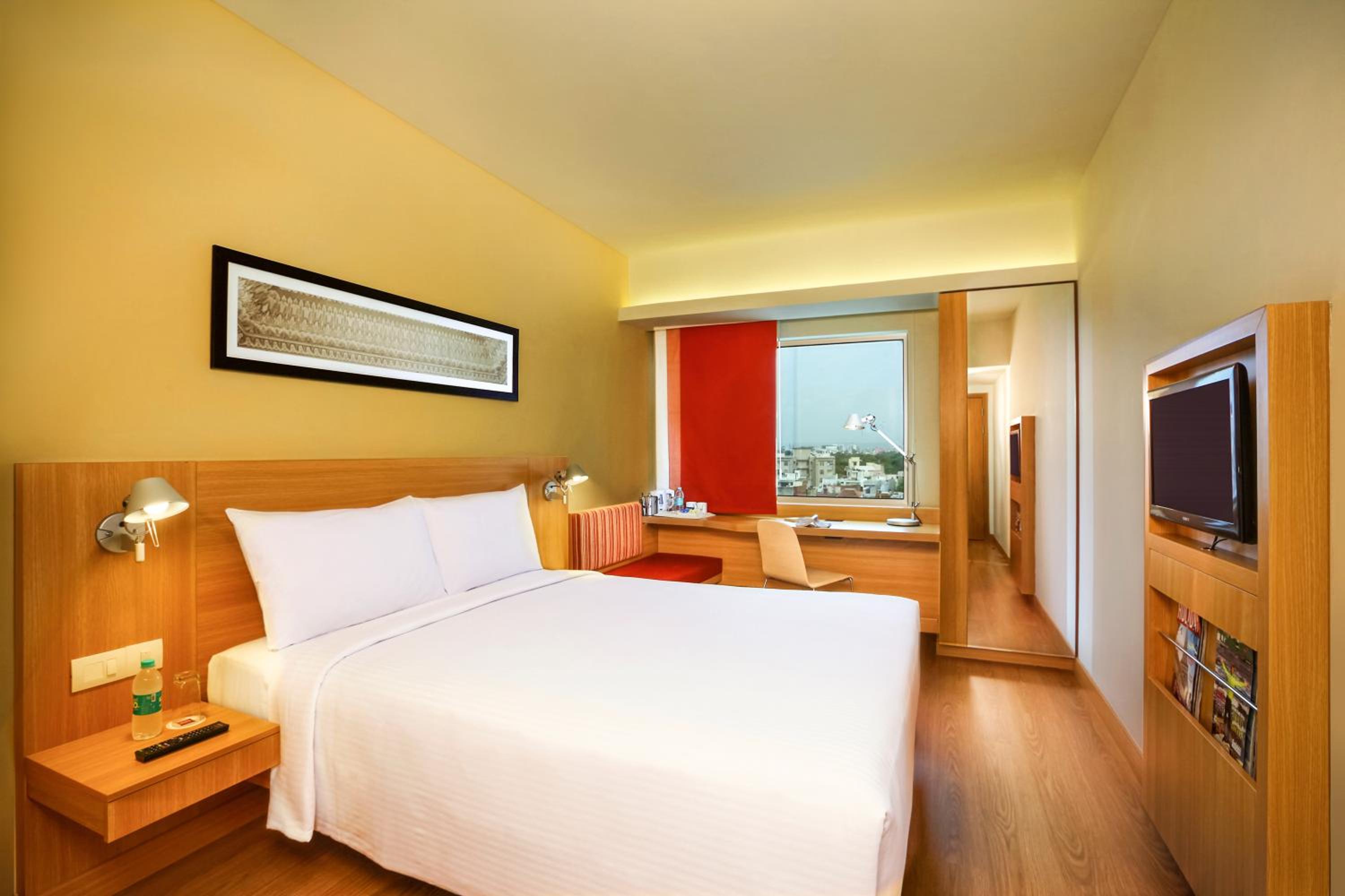 Day Use Room (10 AM to 6 PM), Mandatory Check-out at 6pm, Multiple days stay not allowed
