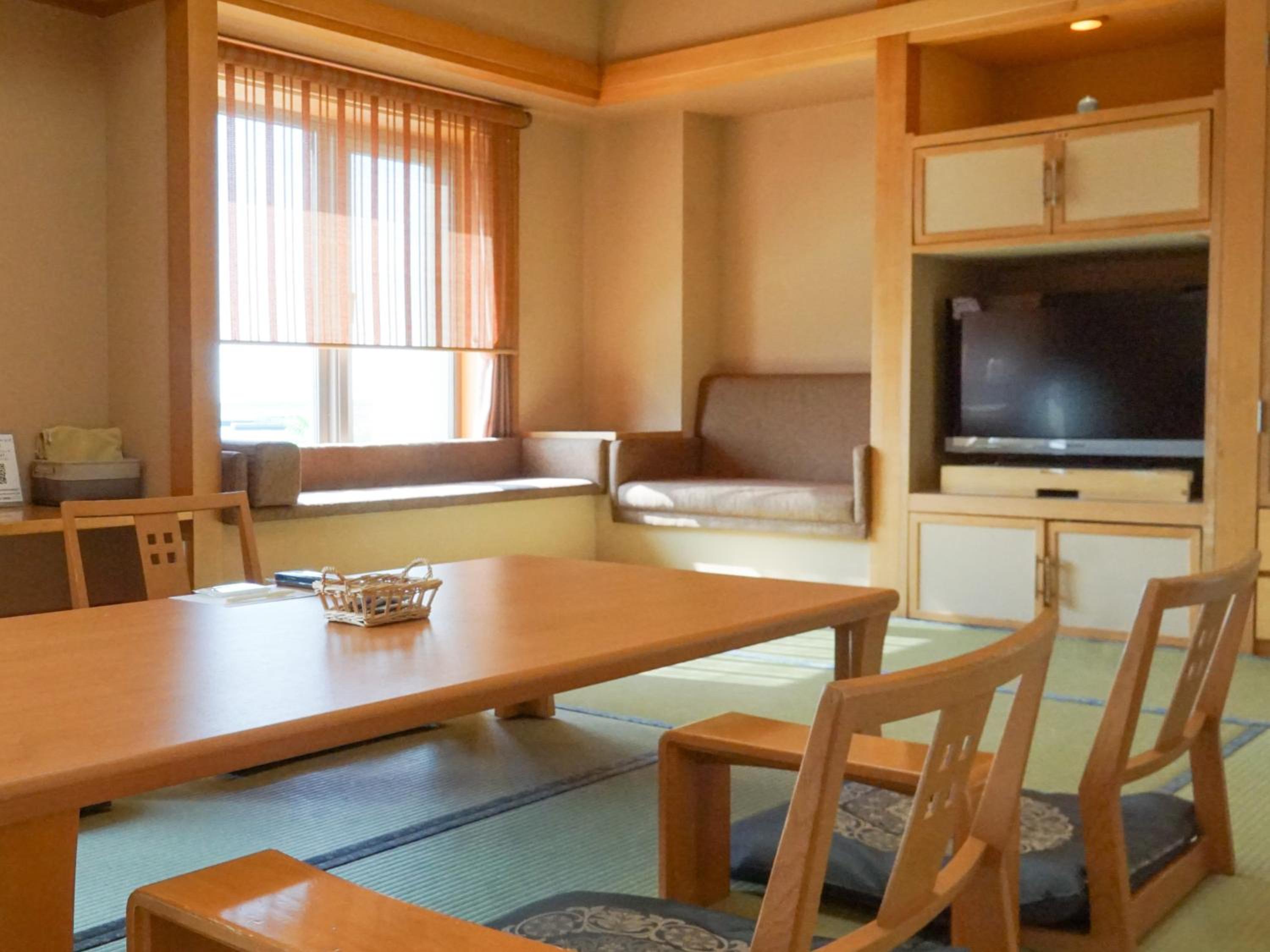 	Japanese-Style Room-Lake View - Non-Smoking - Photo 3