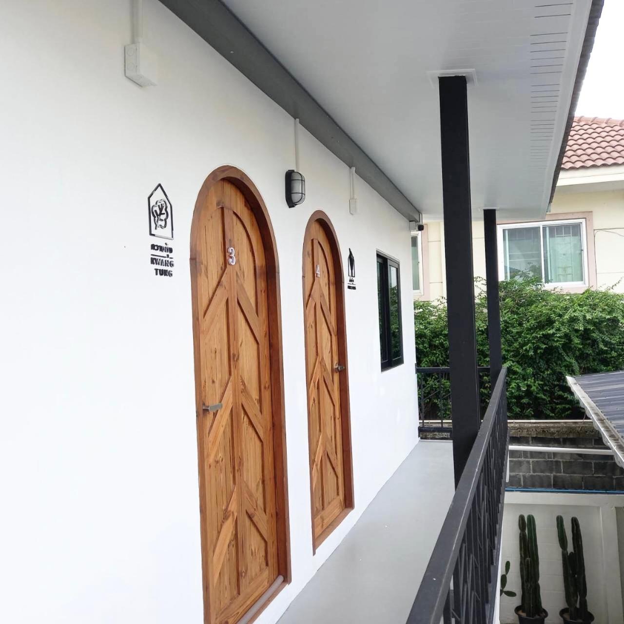 Double Room with Private Bathroom - Photo 7