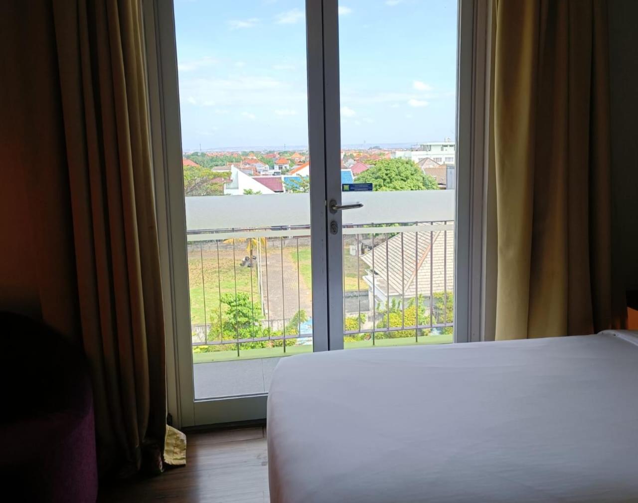 Superior Twin Room with Balcony - Photo 5