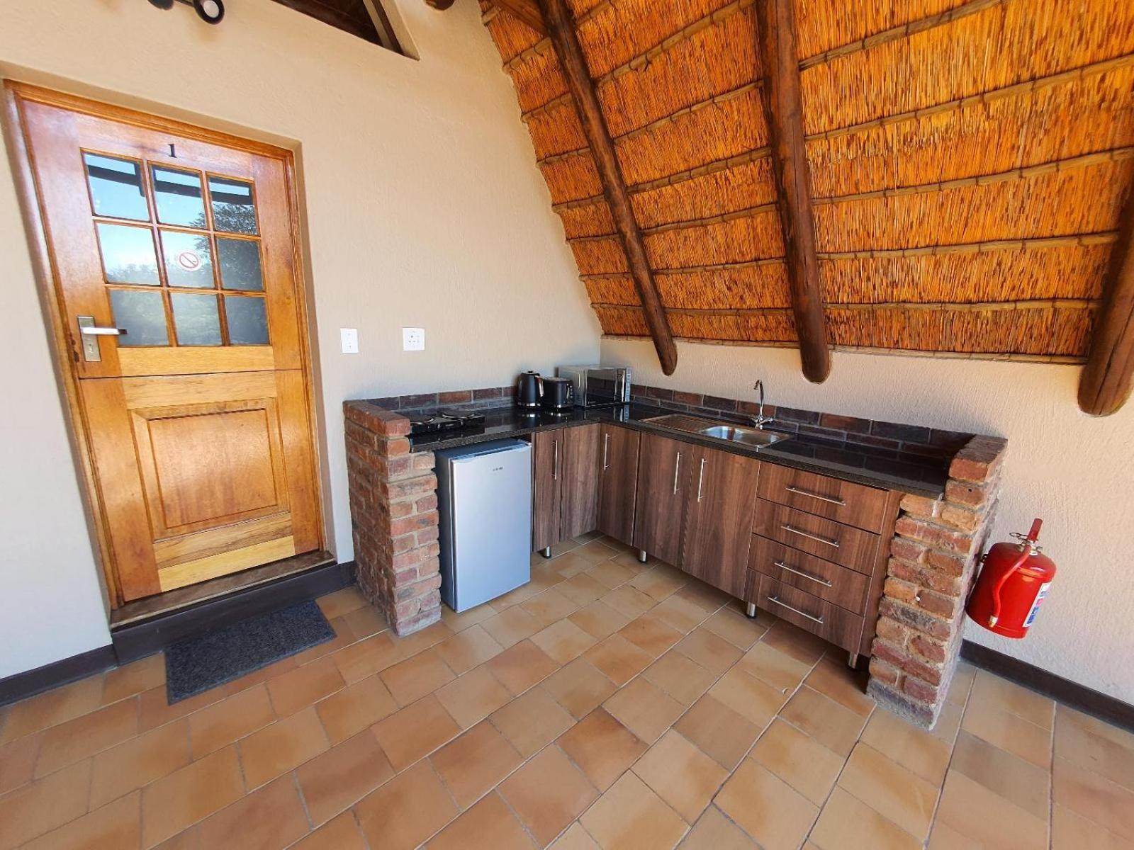 One-Bedroom Apartment - Photo 4