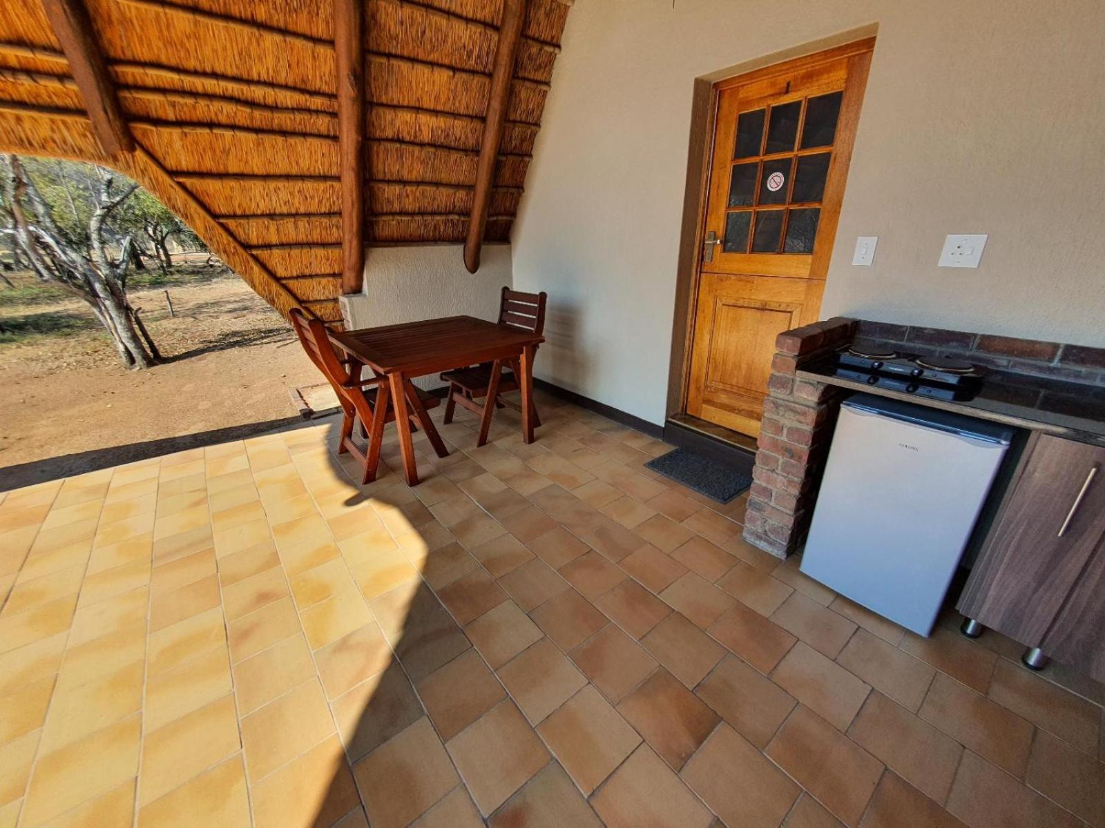 One-Bedroom Apartment - Photo 2