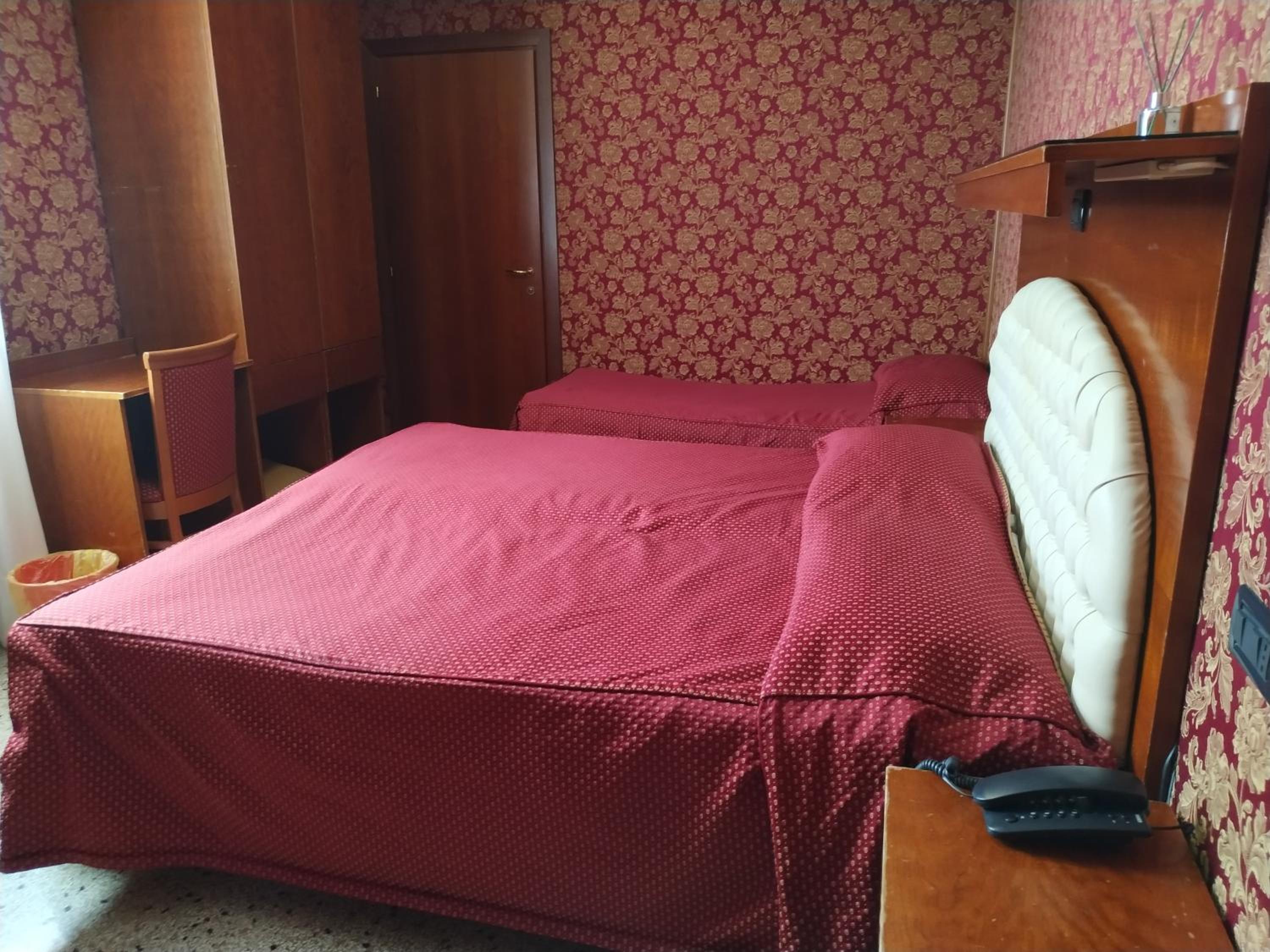 Economy Quadruple Room