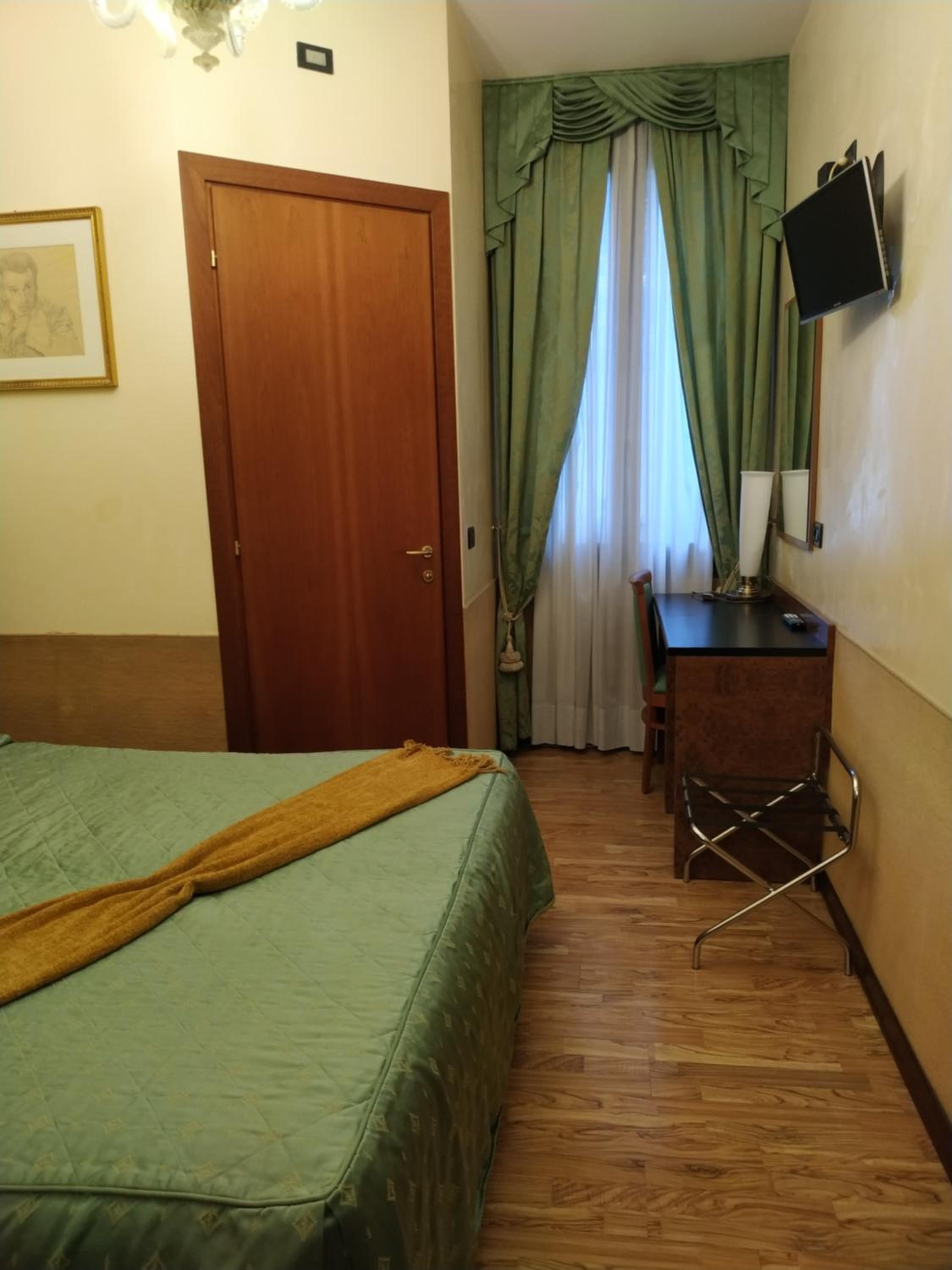 Small Double Room photo 3