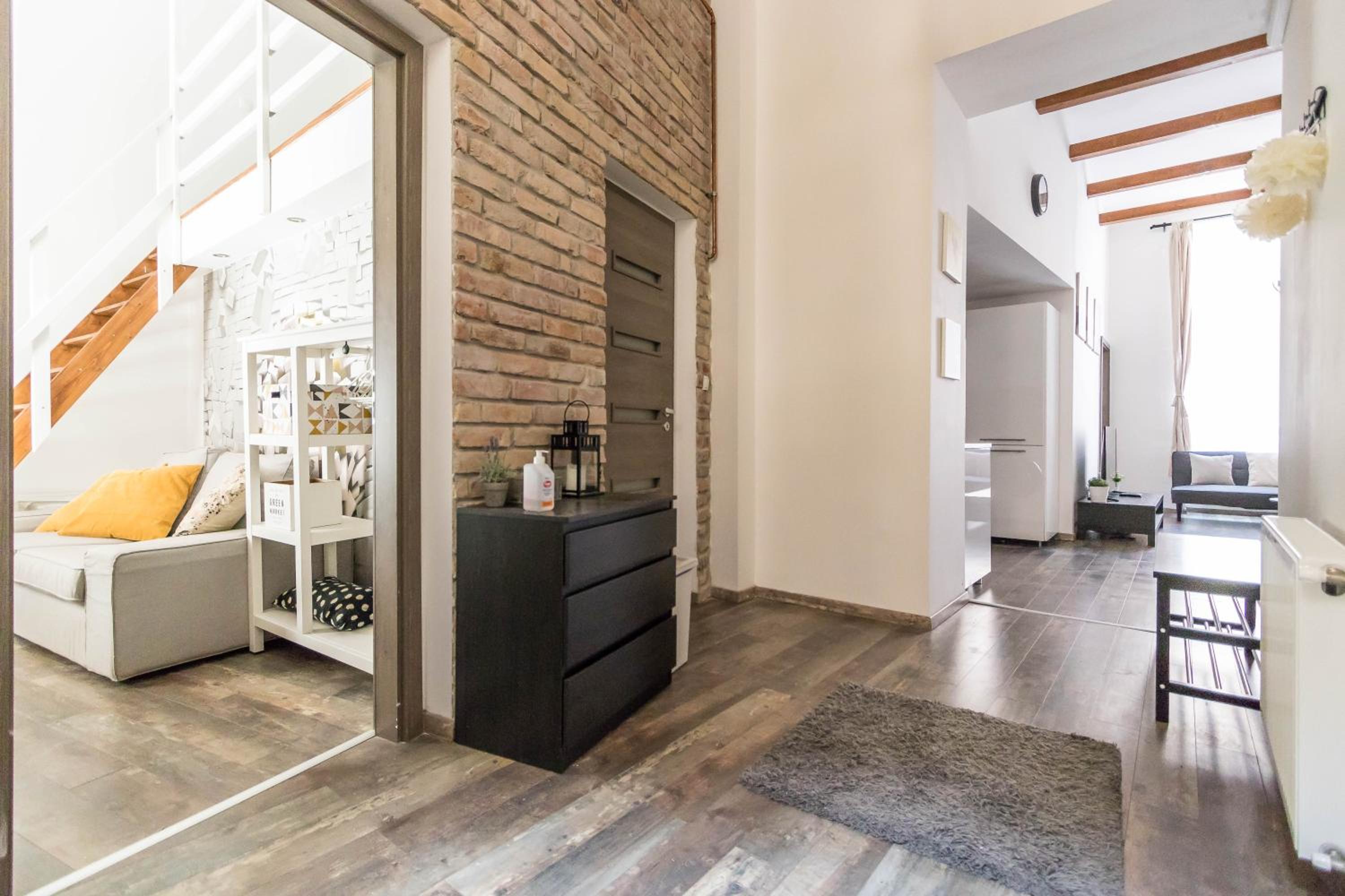 Two-Bedroom Apartment - Photo 7