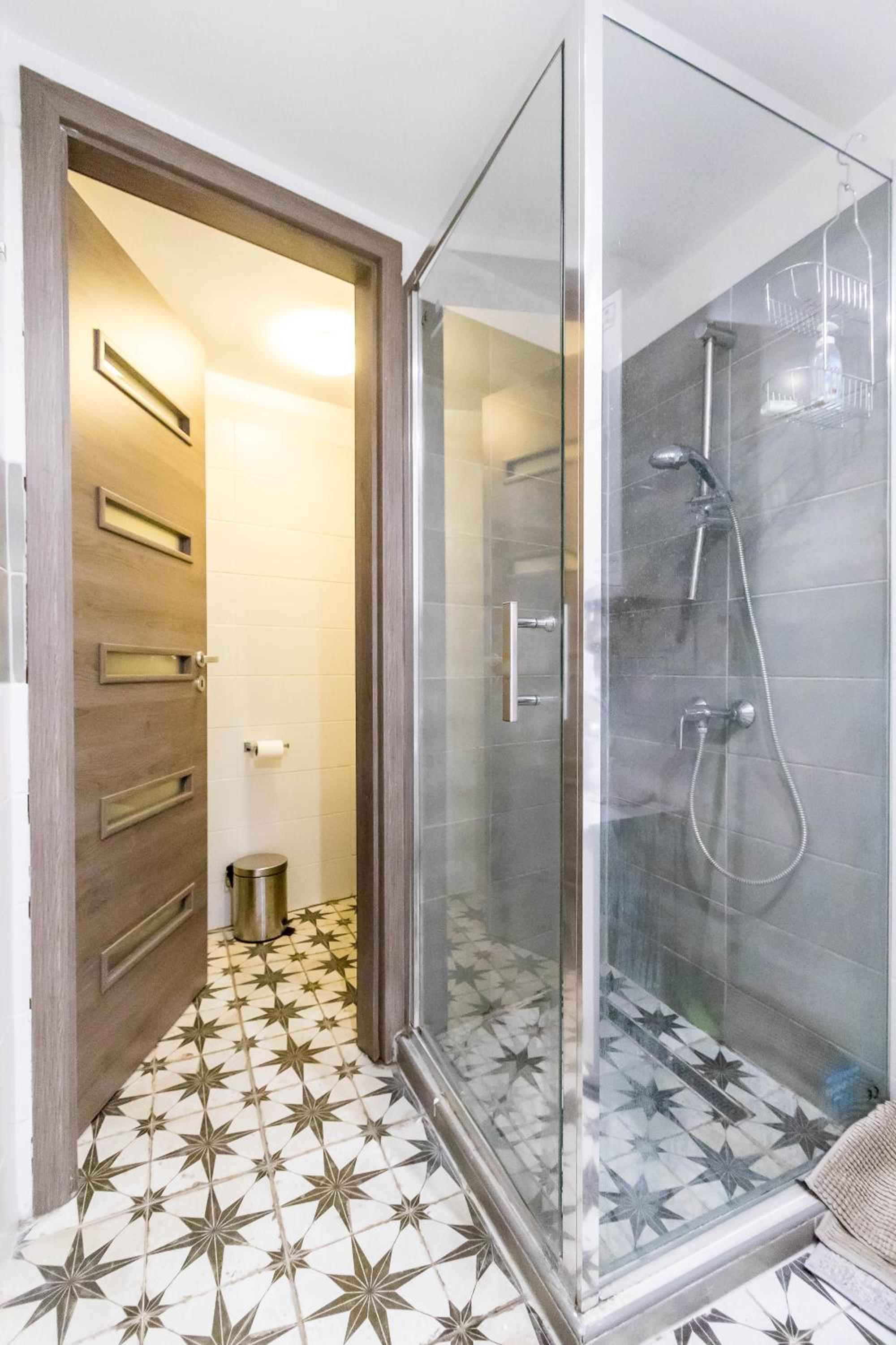 Two-Bedroom Apartment - Photo 18