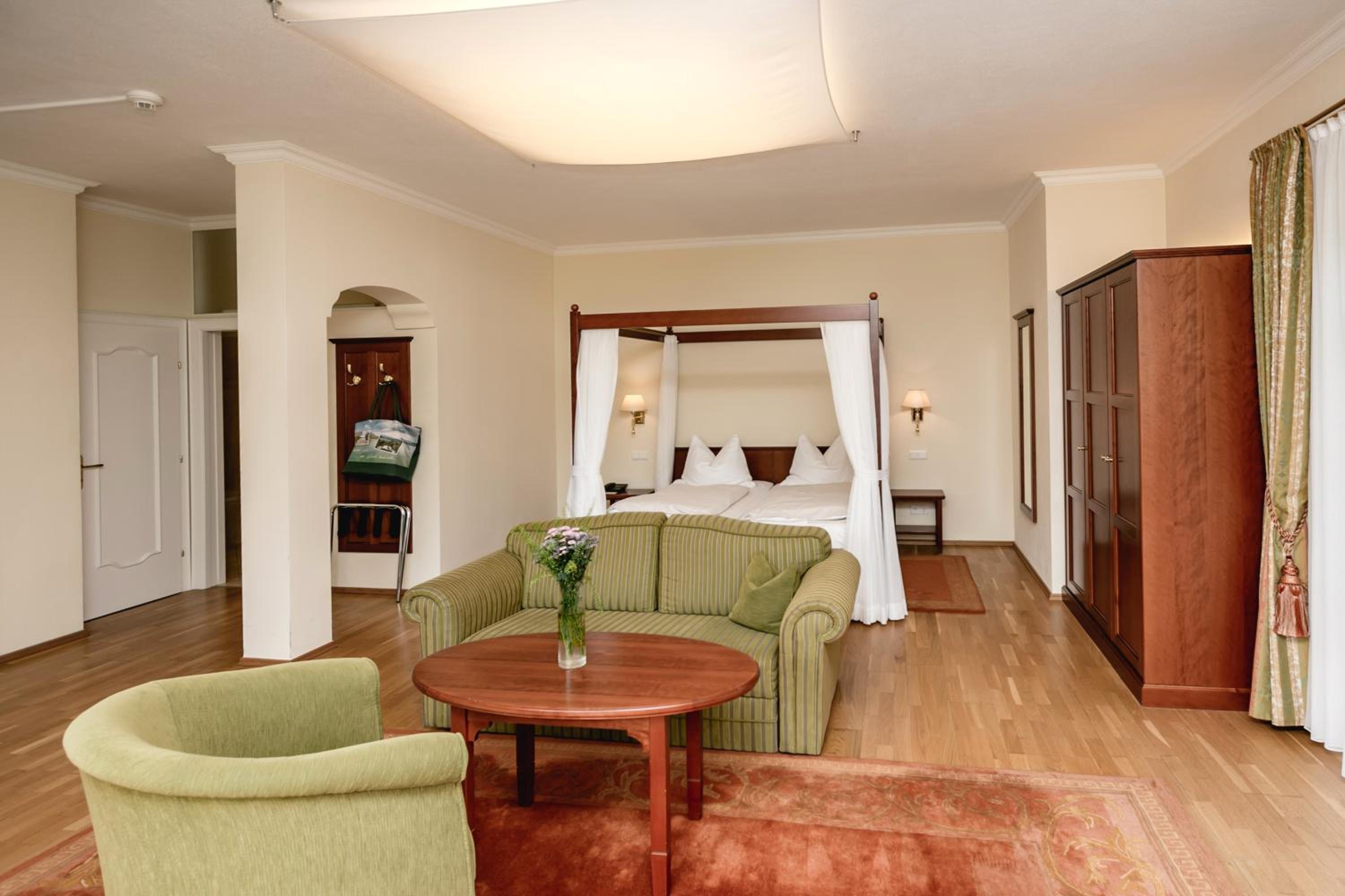 Junior Suite with Garden View photo 1