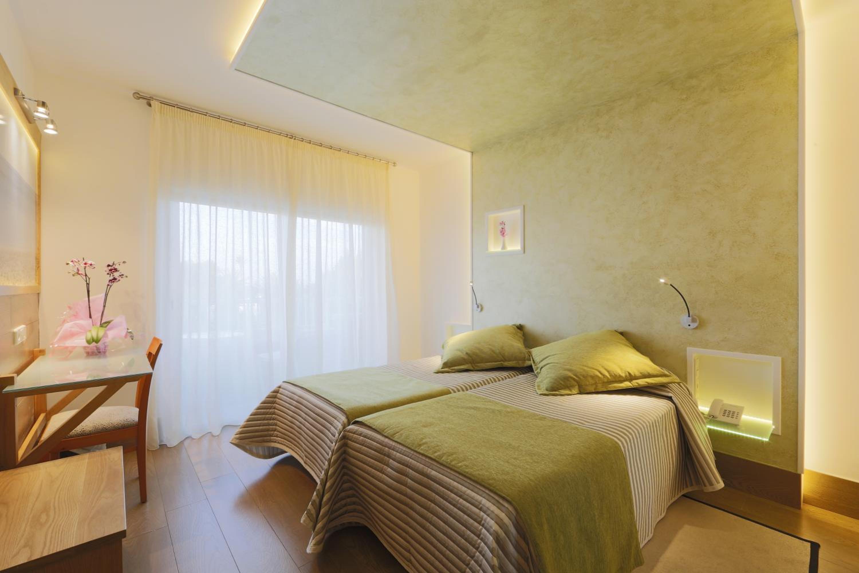 Double Room with Balcony photo 3