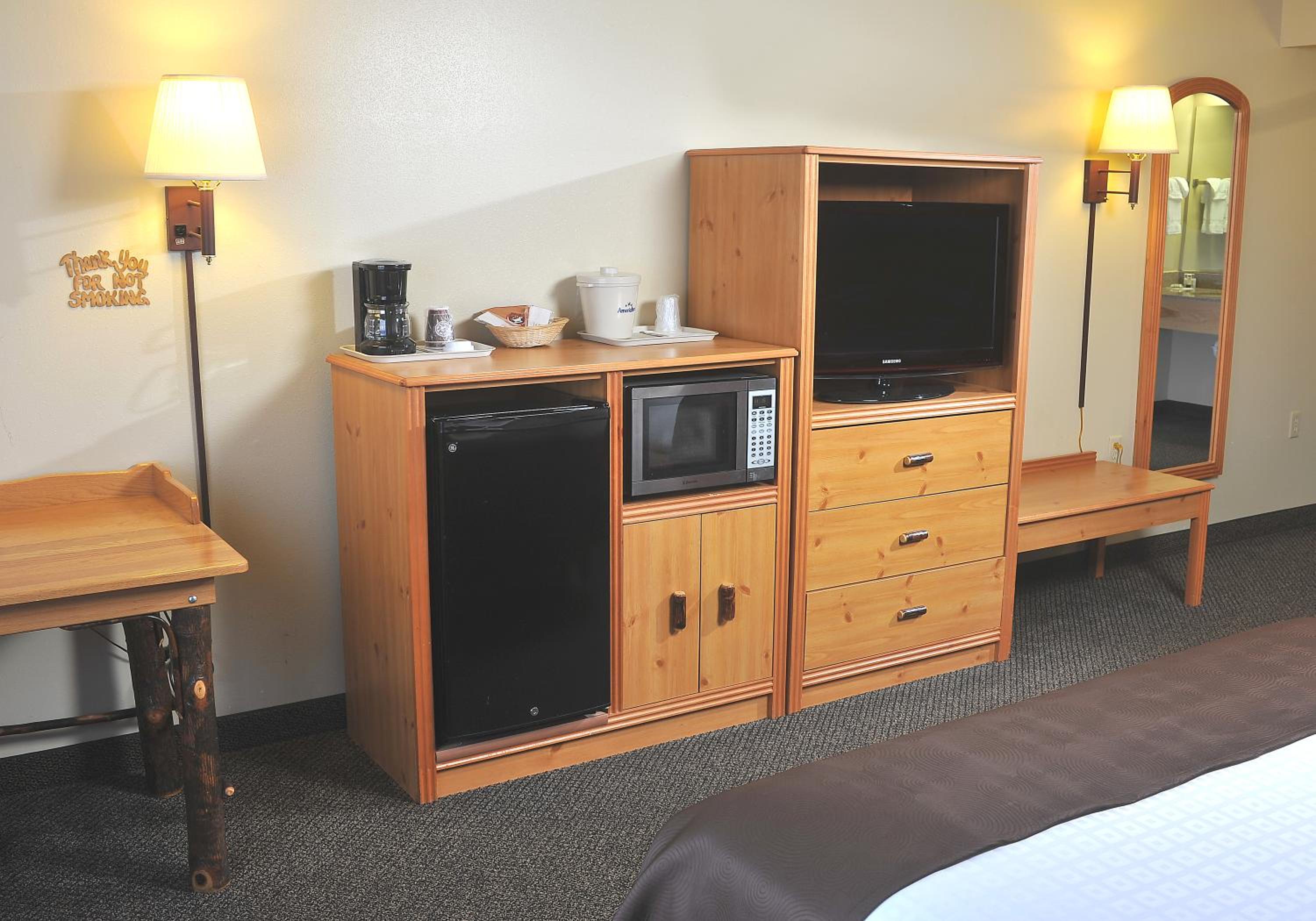 King Room - Non-Smoking photo 2