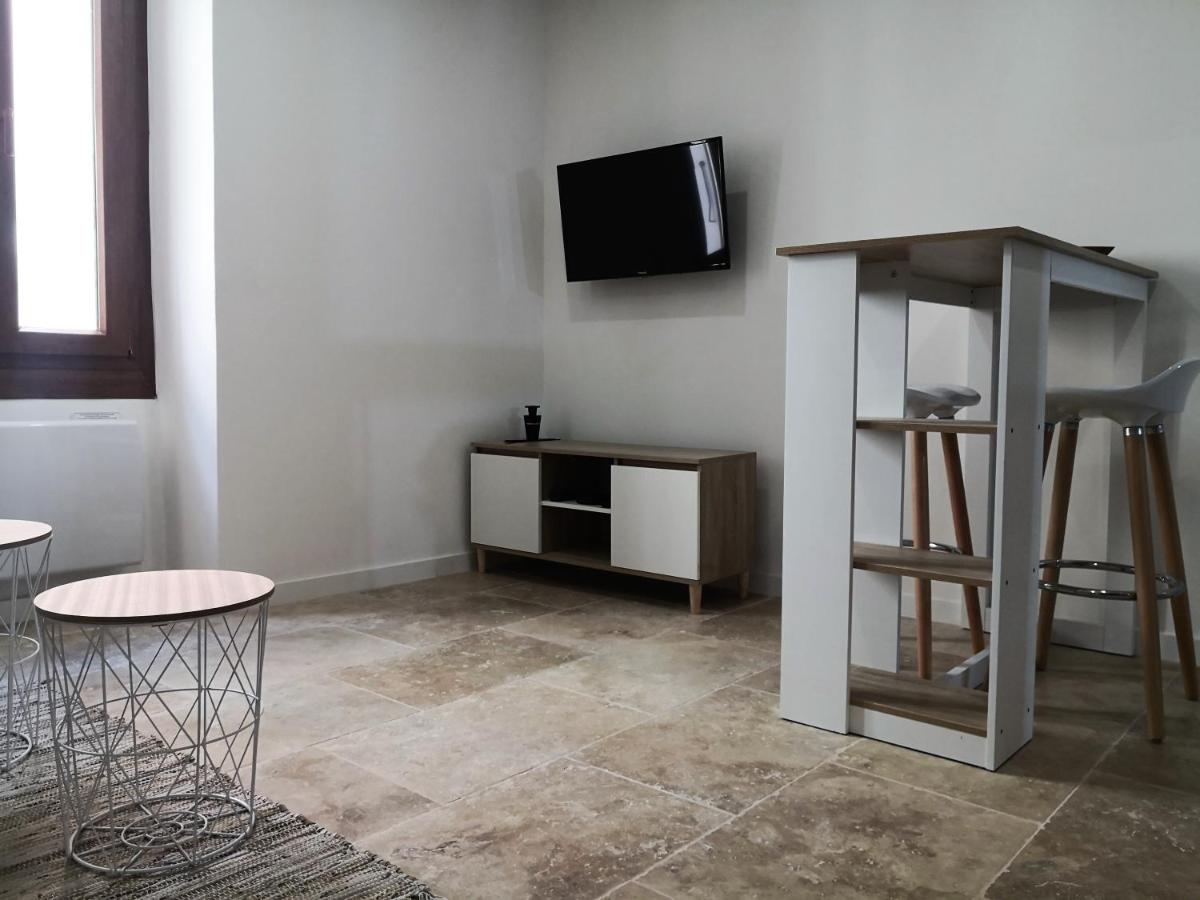 Studio Apartment photo 2