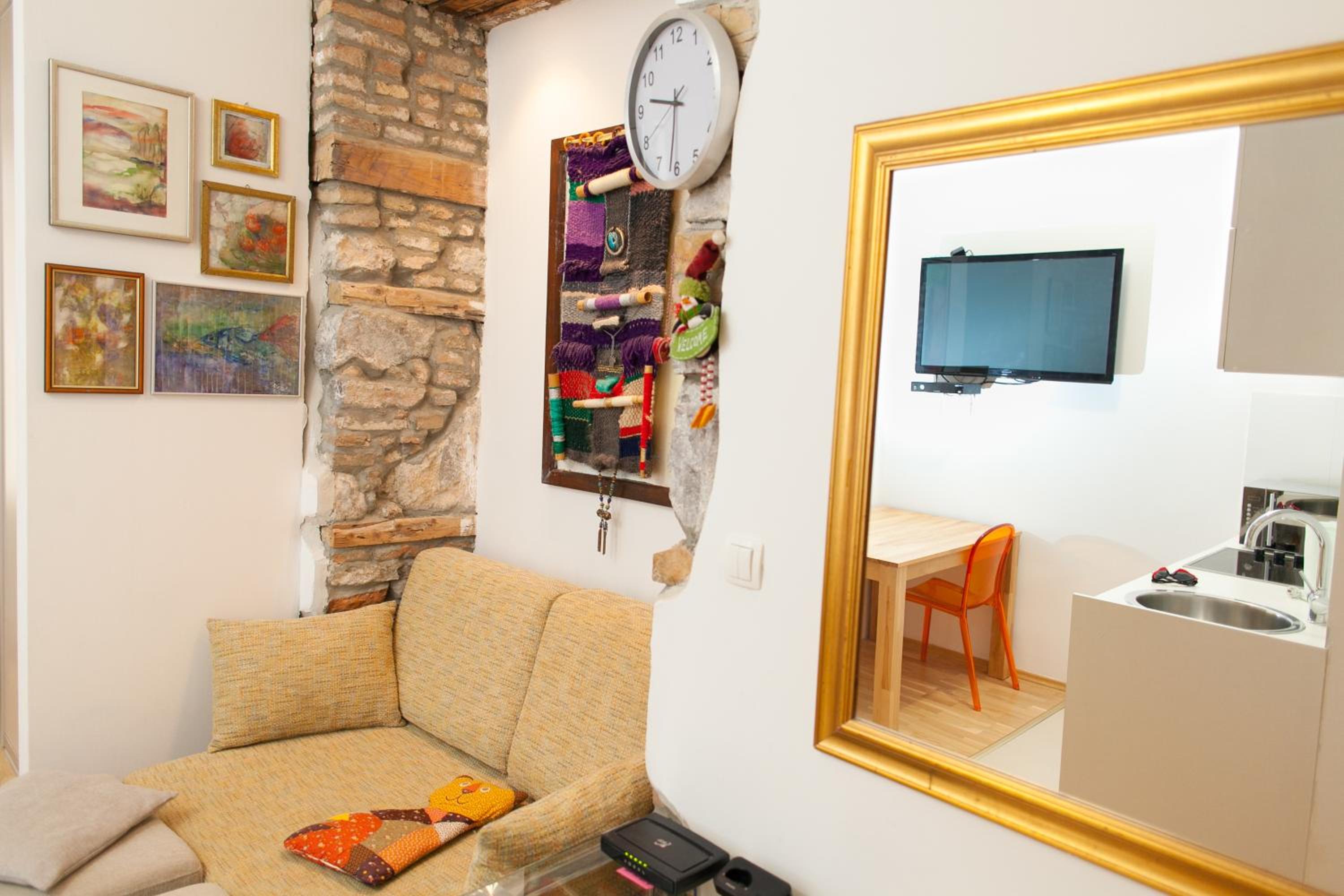 Studio Apartment