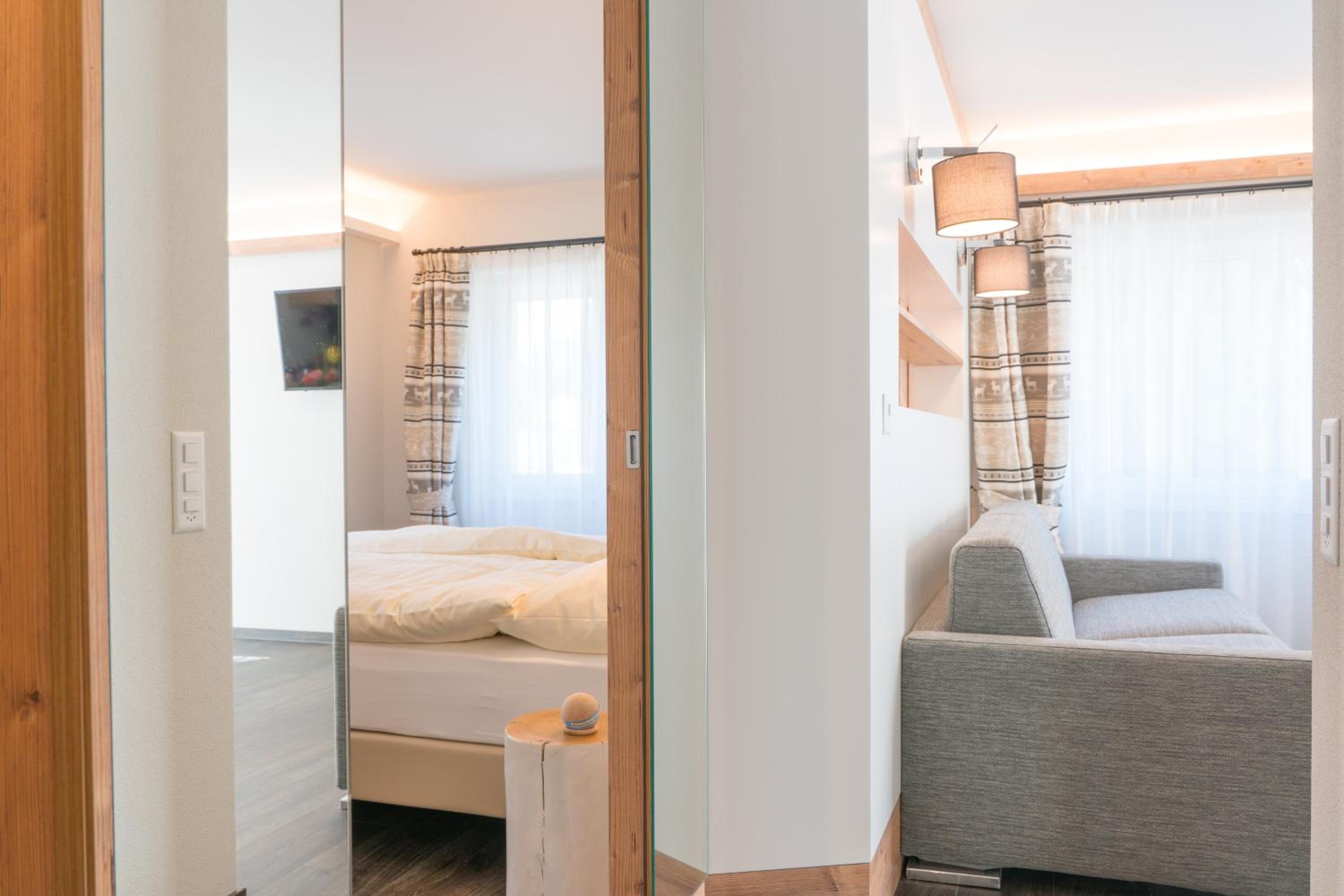 Apartment with Lake View photo 3
