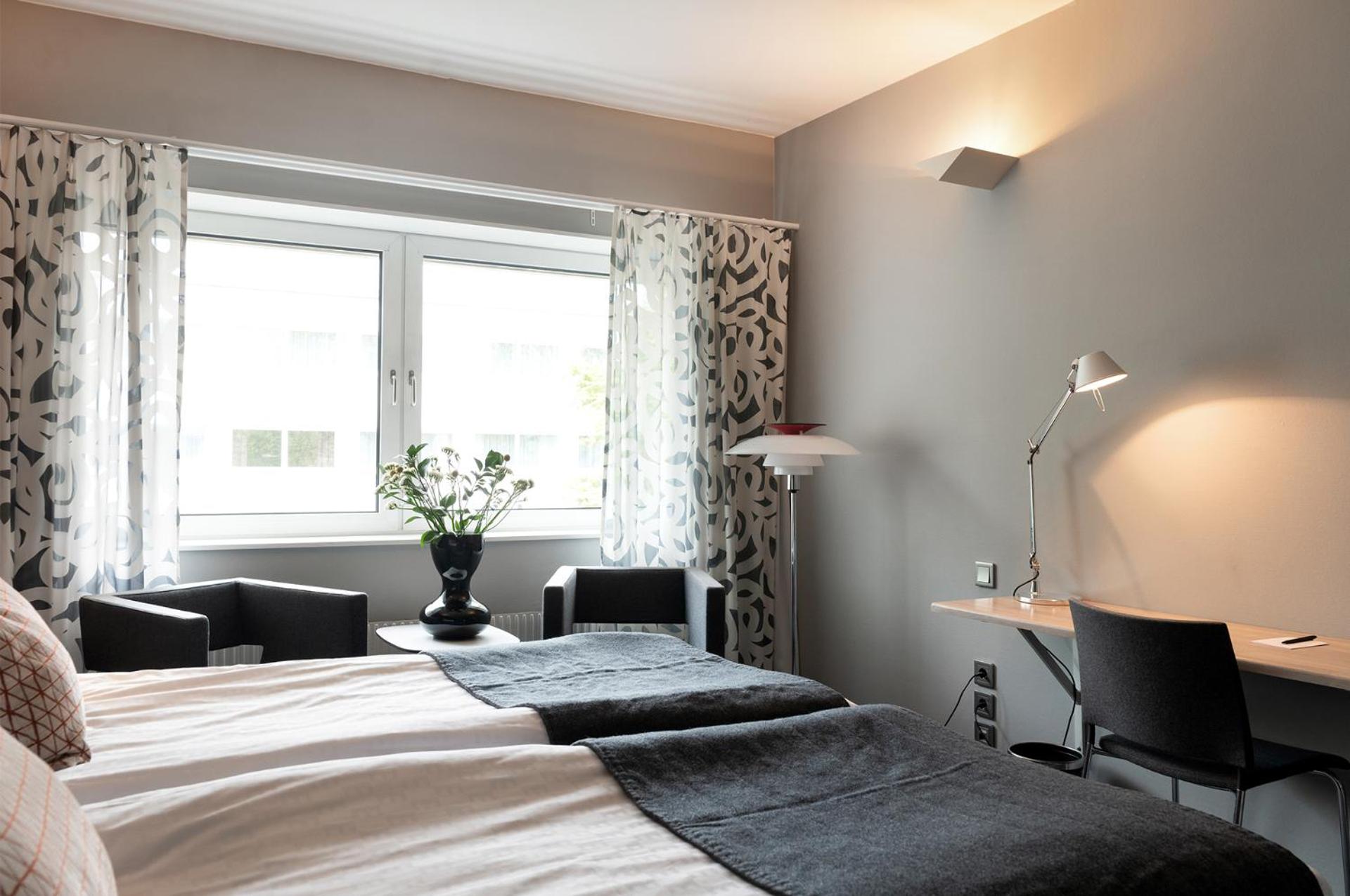 Standard Twin Room - Photo 2