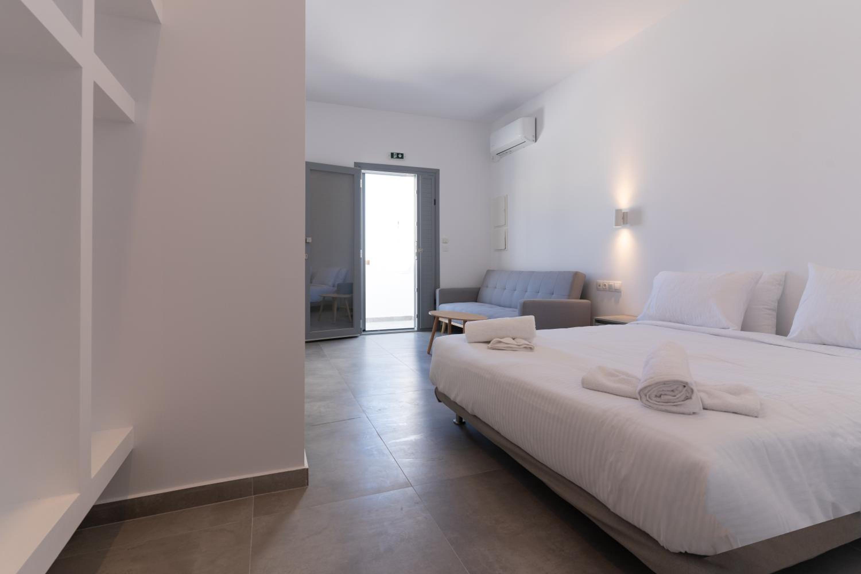 Blue Horizon Studio (Partial Sea View, 1st Floor)