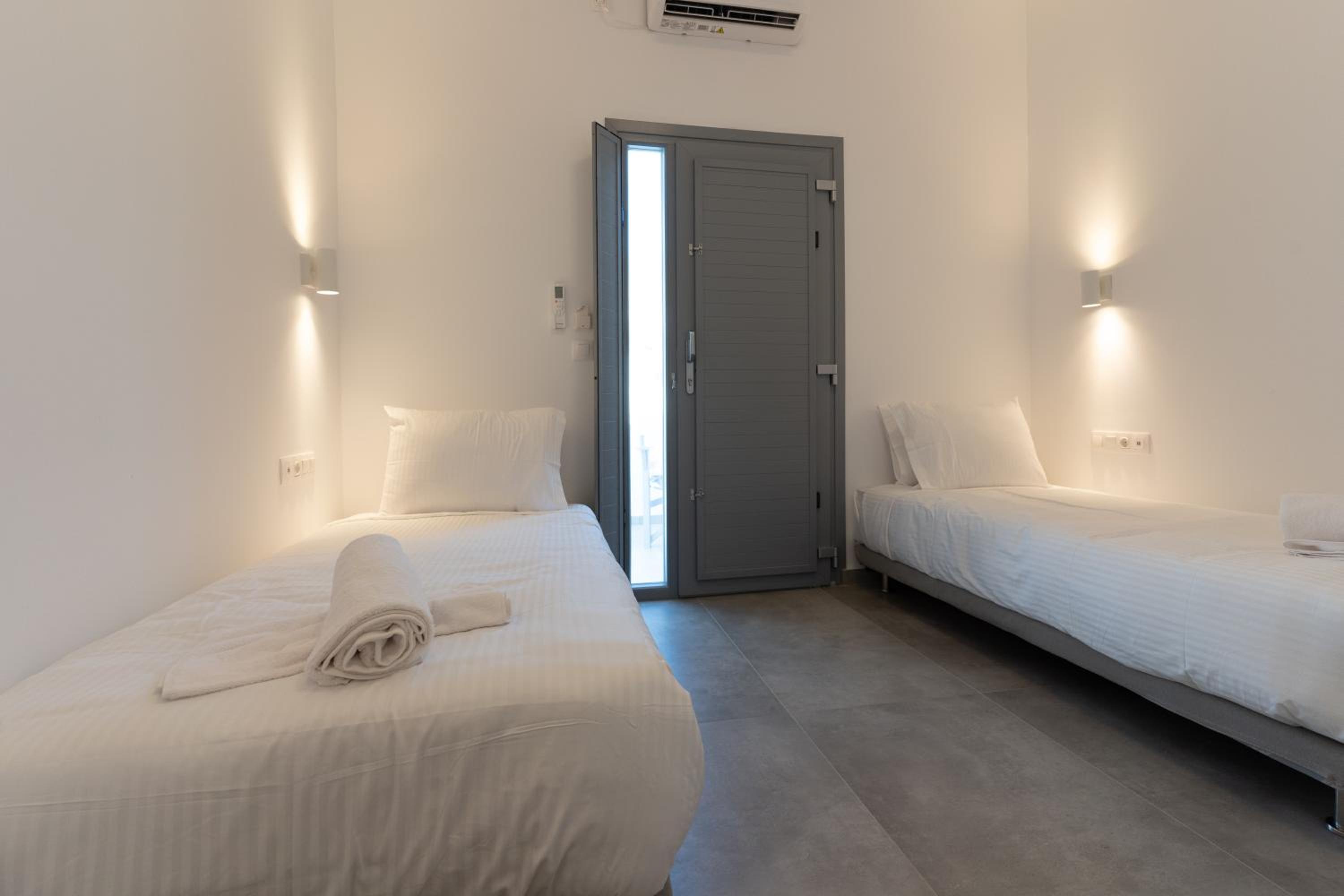 Cozy City Pocket Studio (Ground Floor)