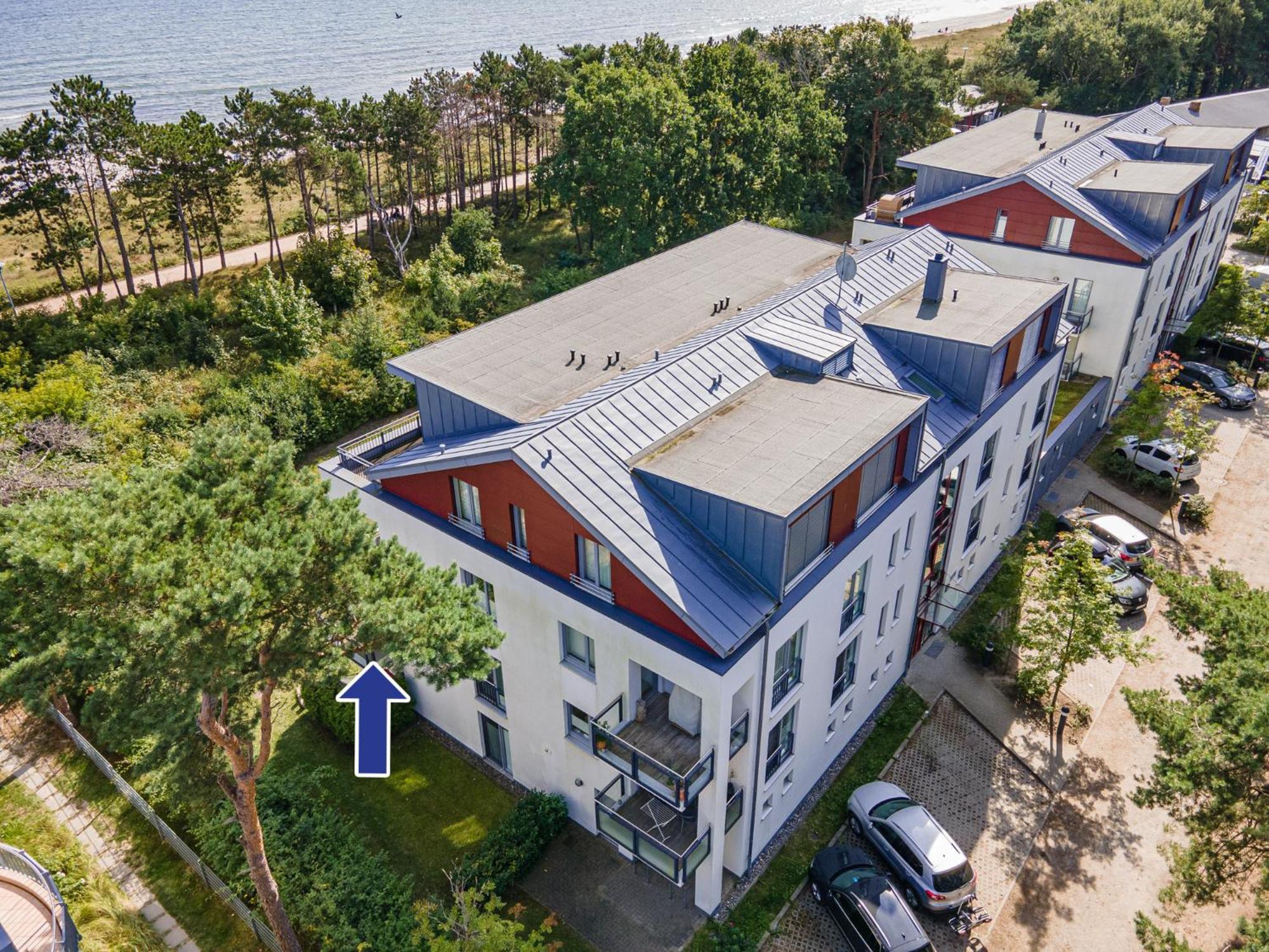 Apartment with Balcony photo 3