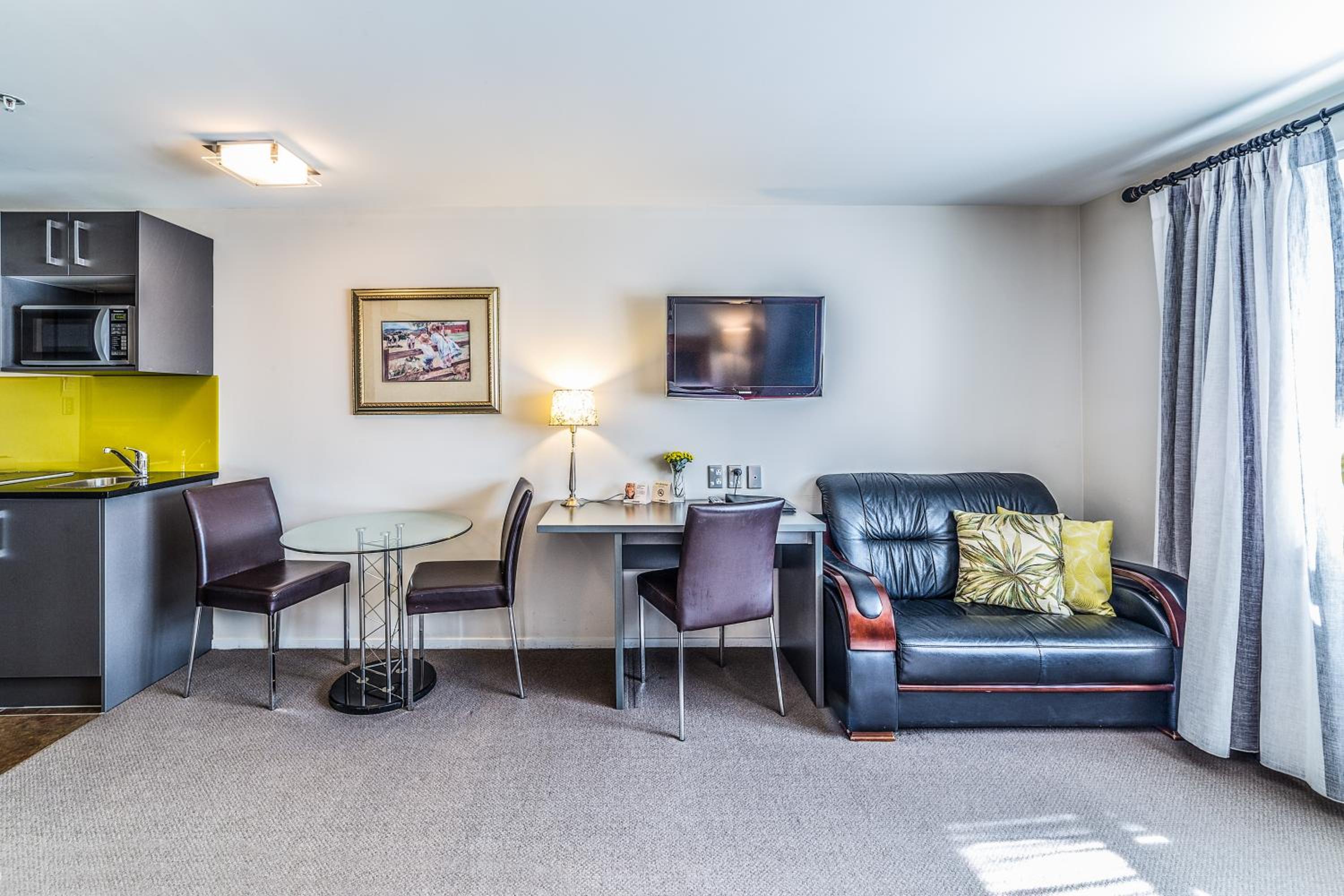 Executive Suite with Kitchen - Photo 1