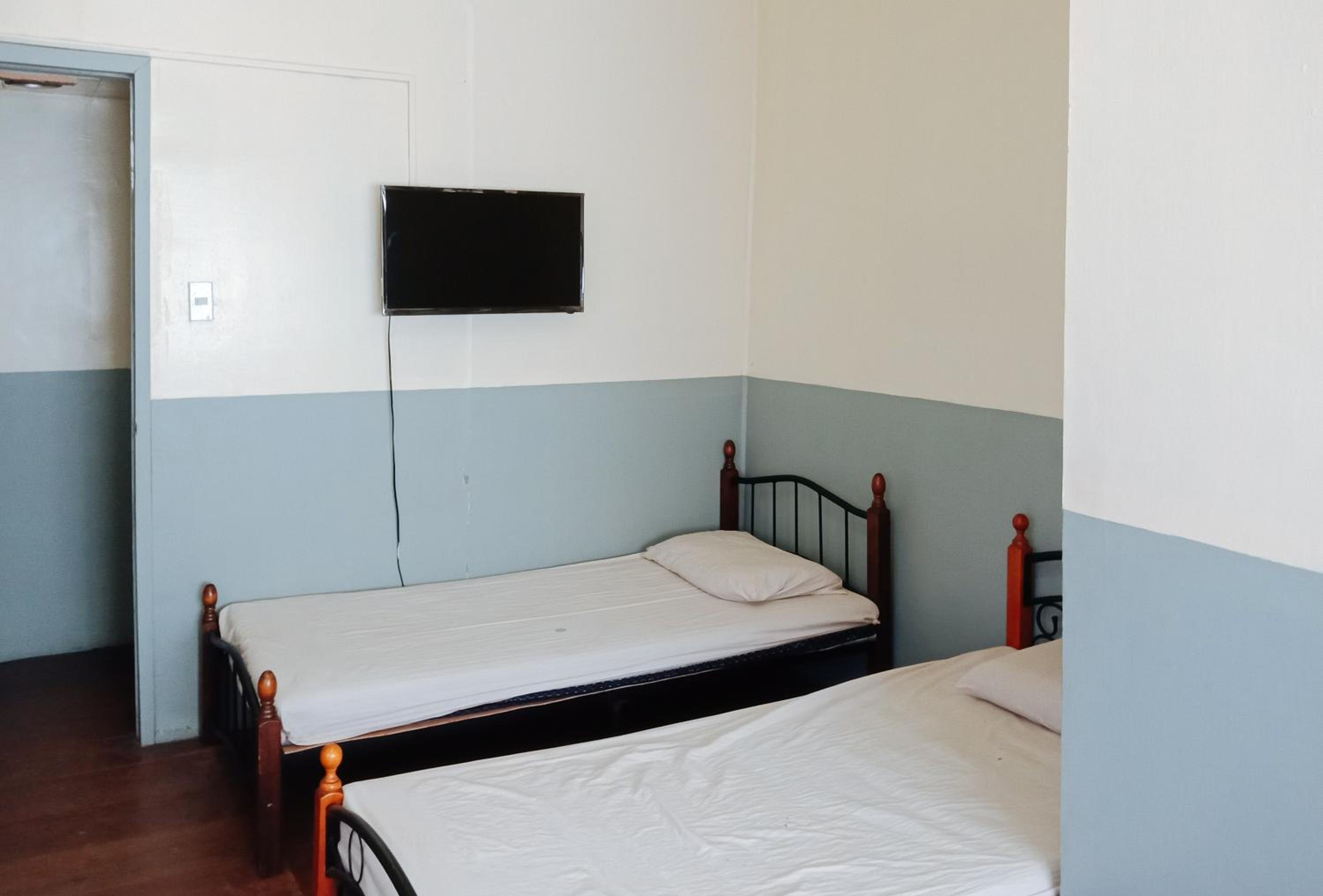 Twin Room - Photo 2