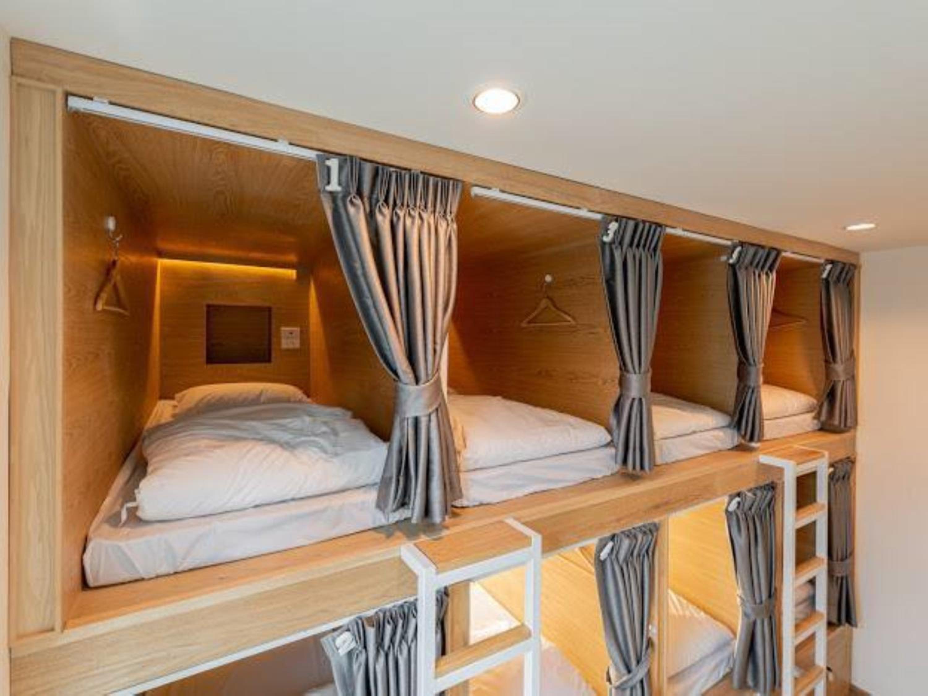 6-Bed Mixed Dormitory Room photo 1