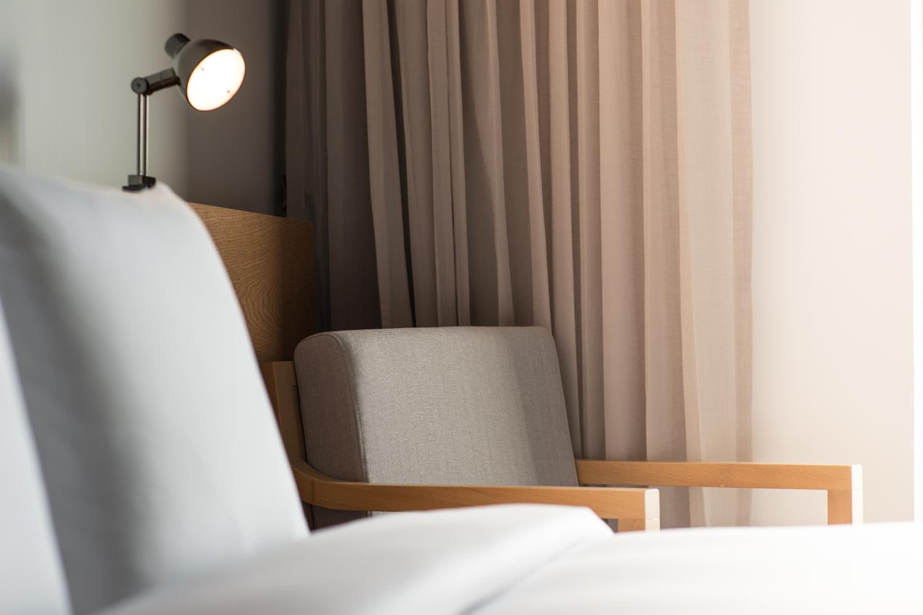Standard Twin Room with Mountain View