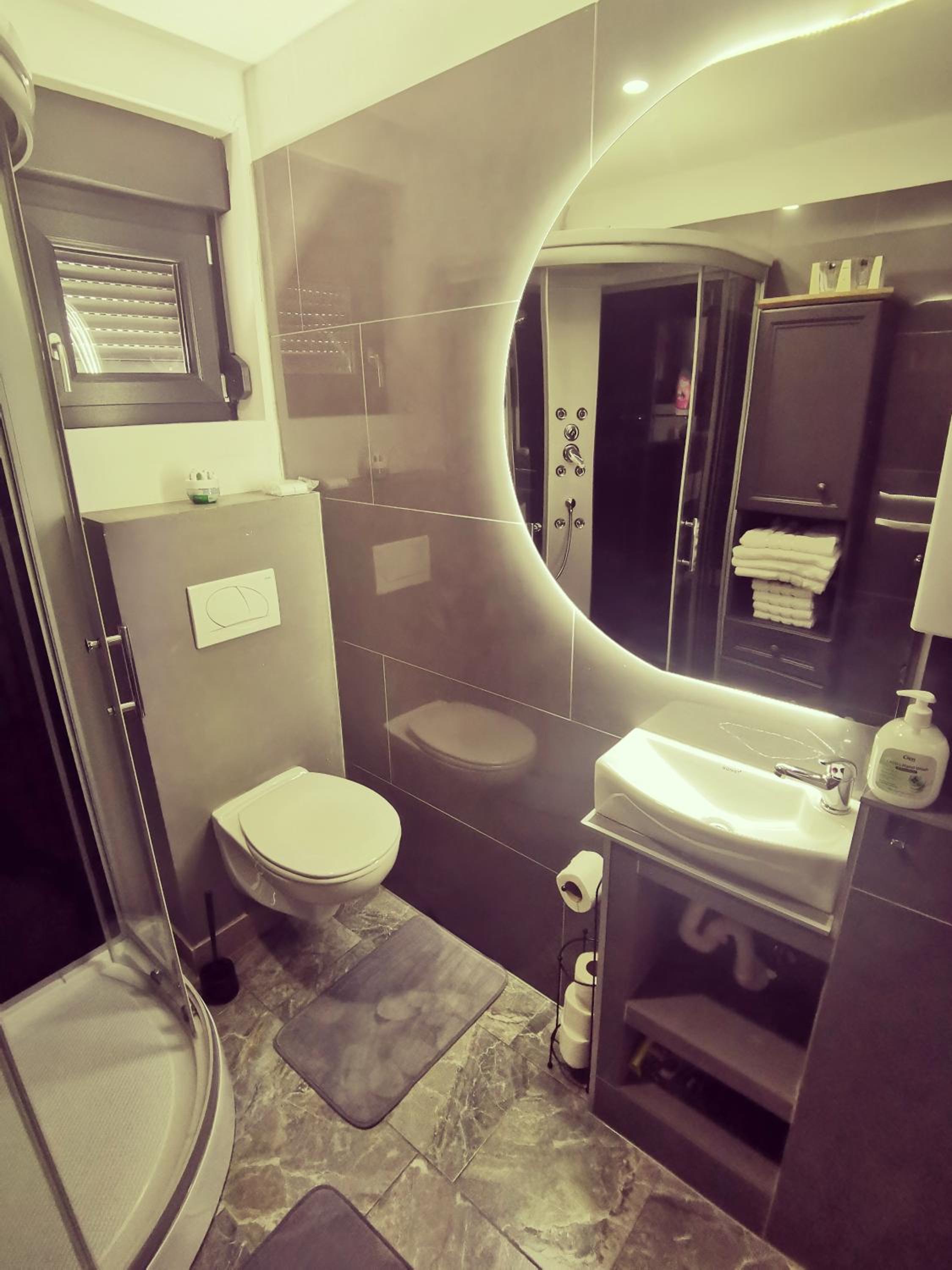 Two-Bedroom Apartment - Photo 9