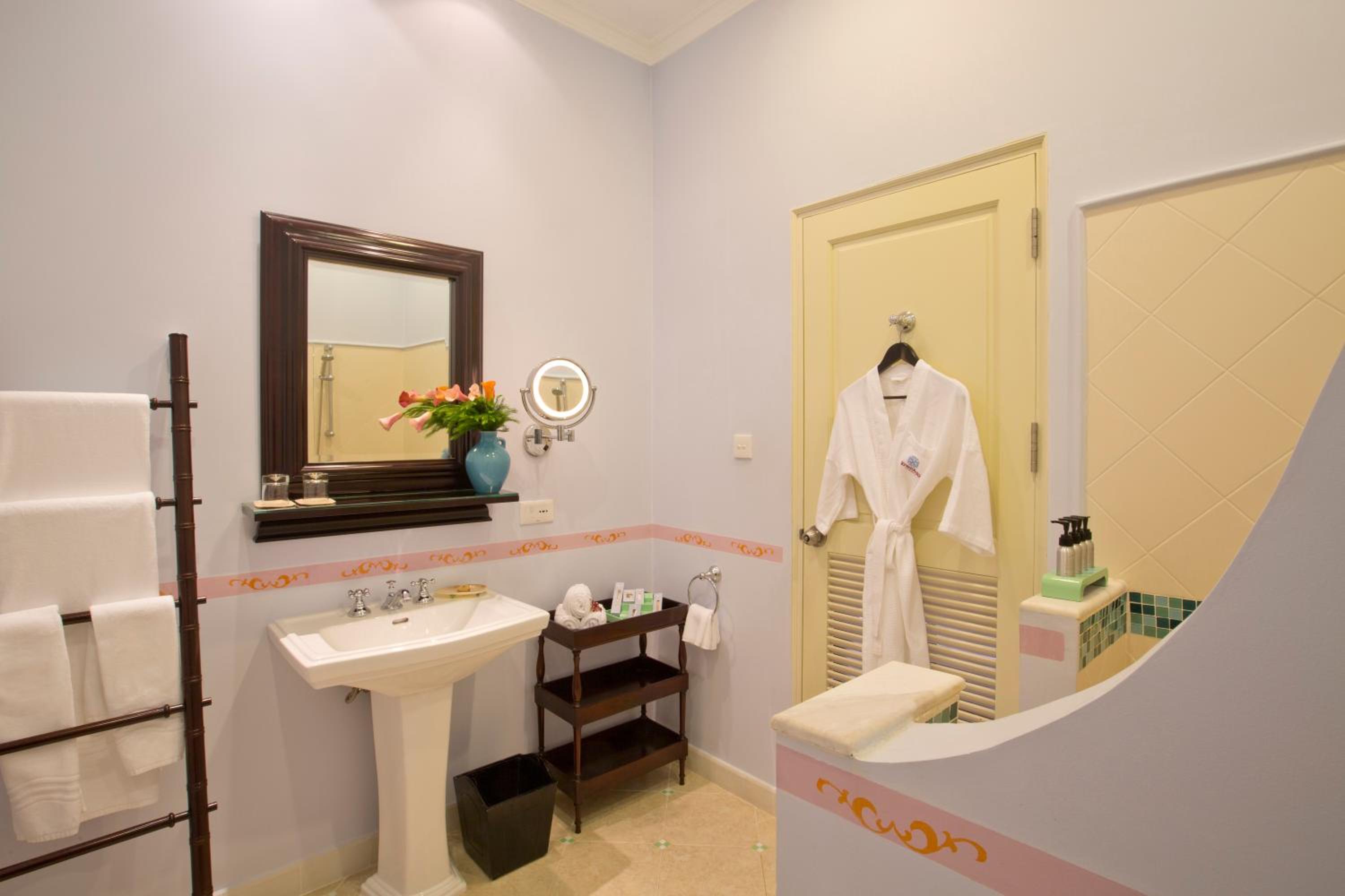 Premier Deluxe Double or Twin Room with Garden View - Photo 4