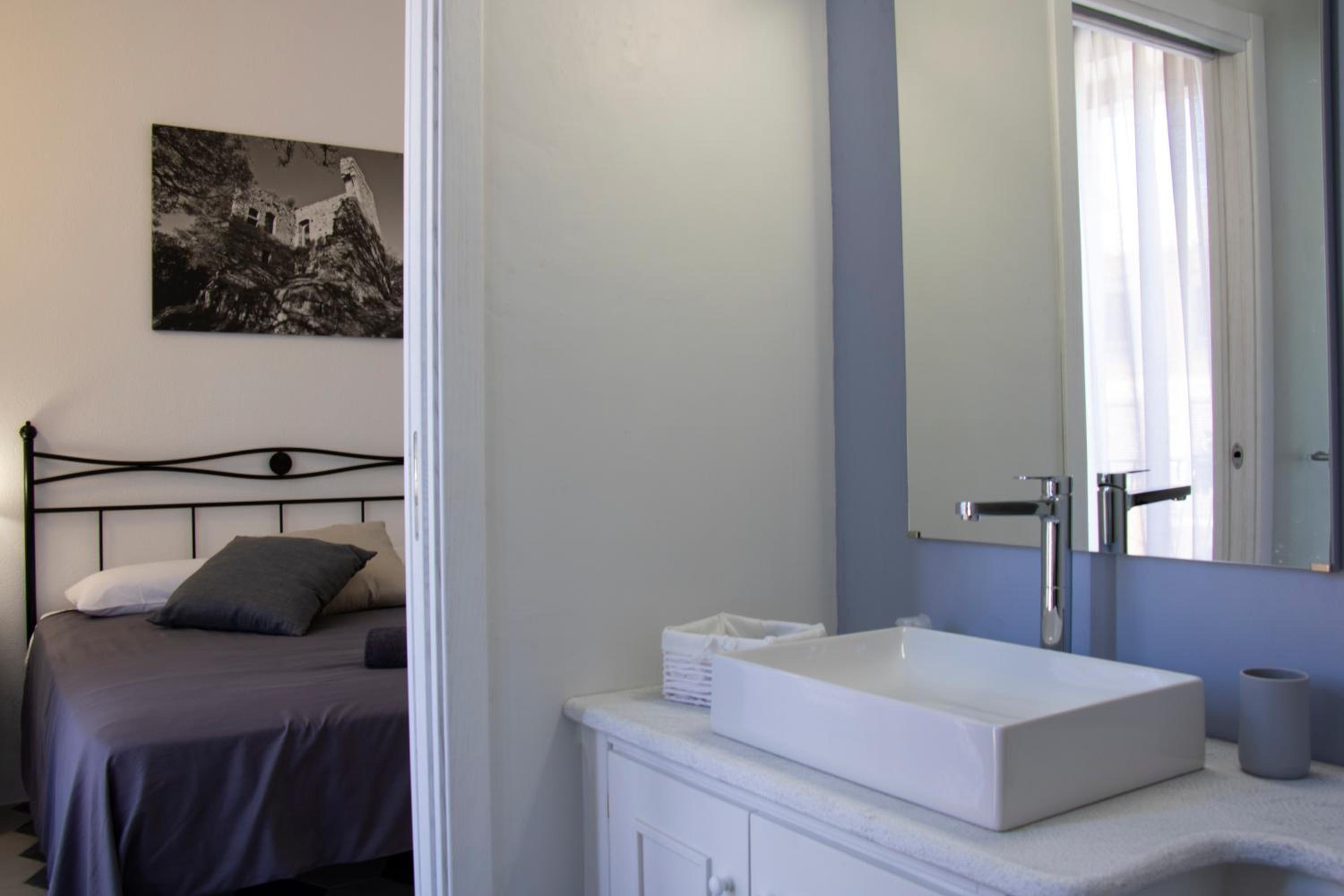 Double Room with Private Bathroom photo 3