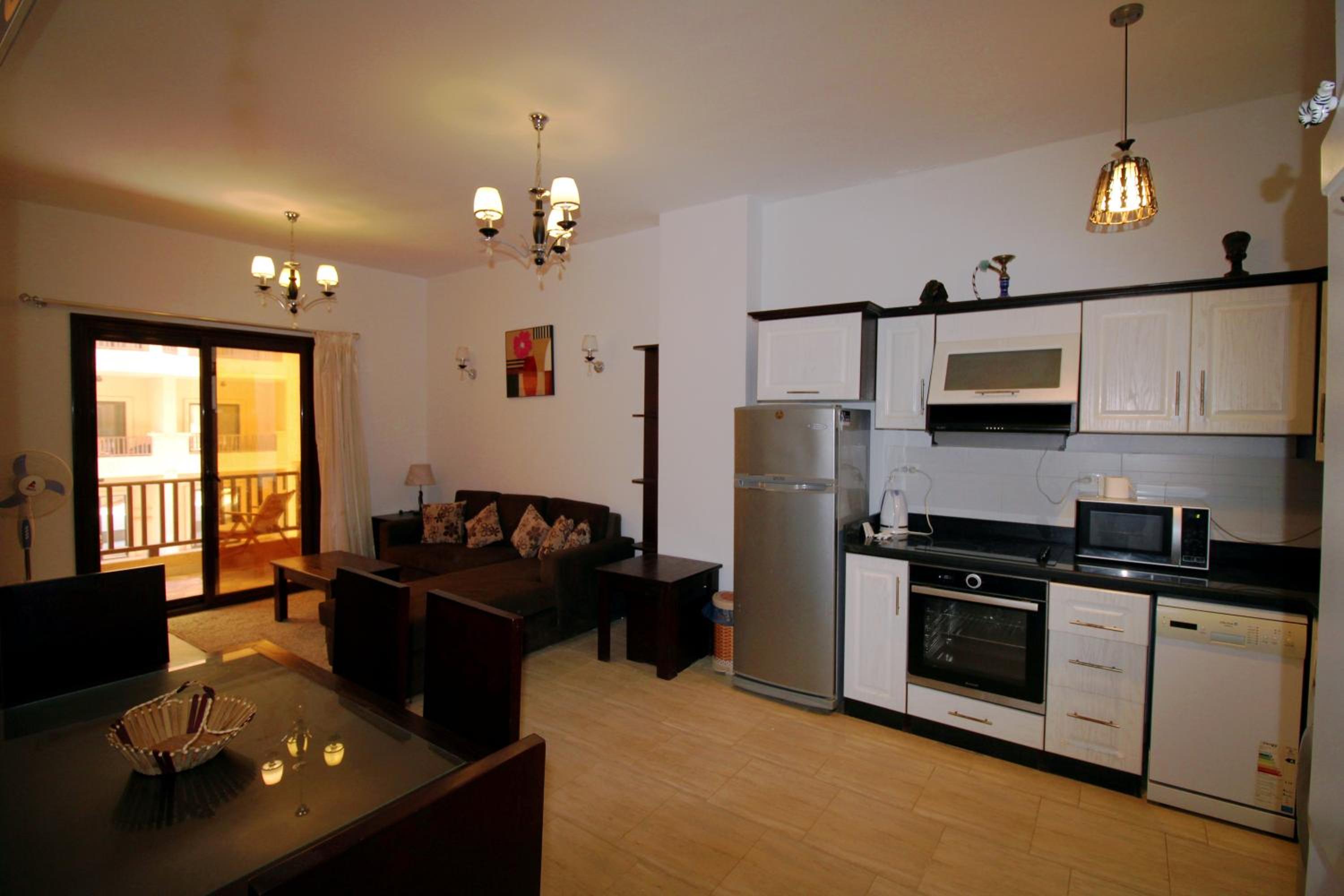 Two-Bedroom Apartment - Photo 4