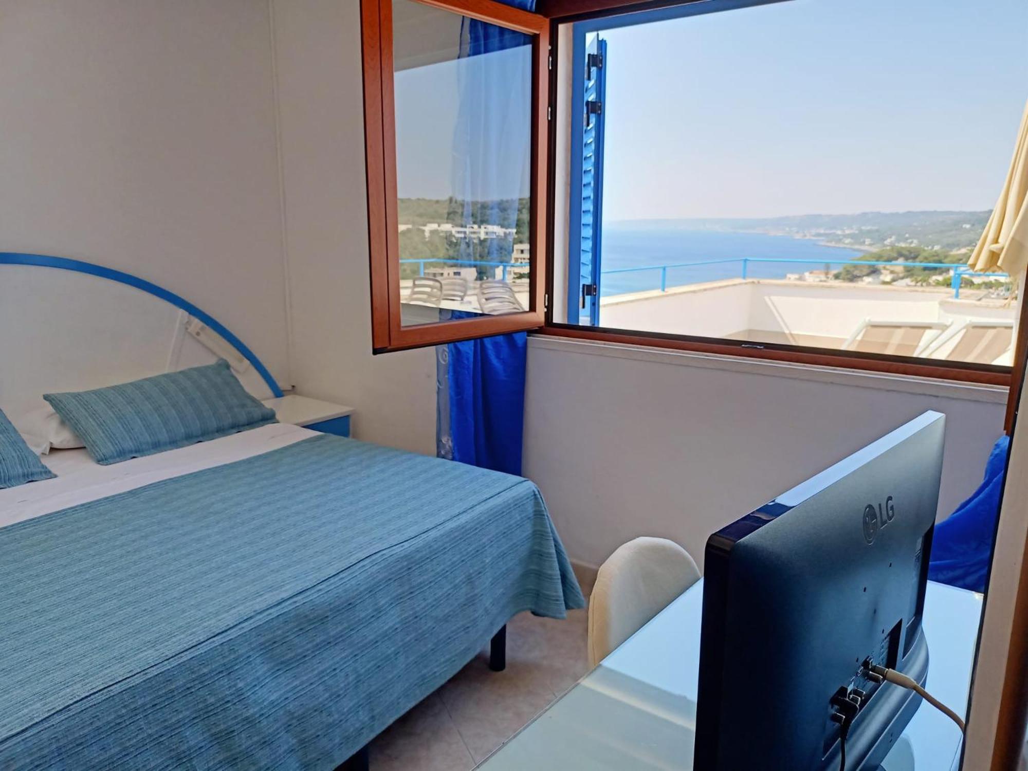 Family Room with Sea View photo 2