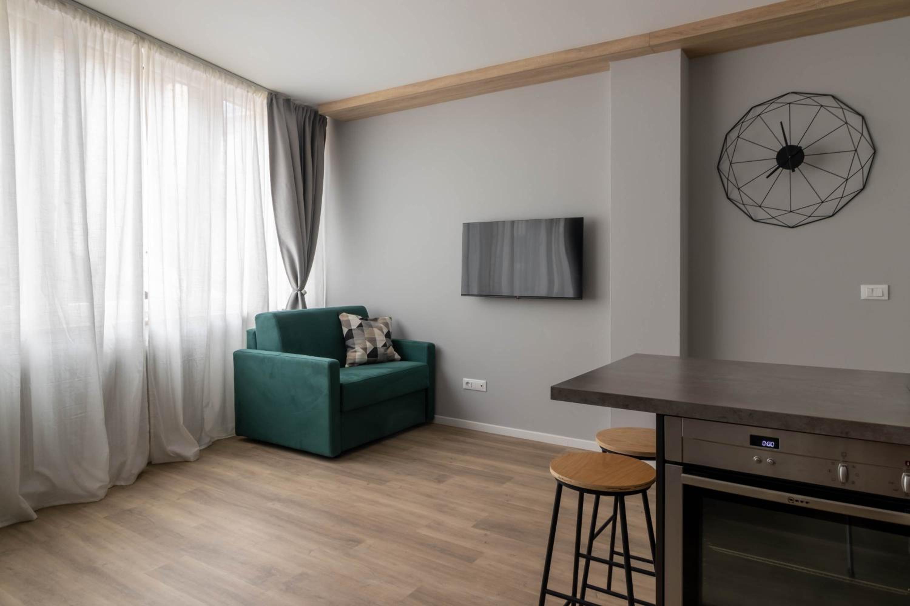 One-Bedroom Apartment
