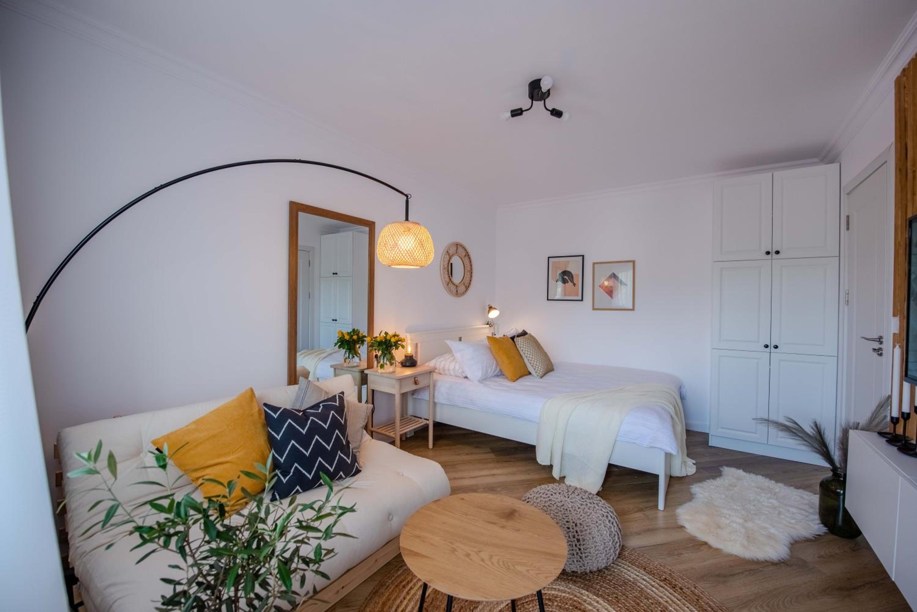 One-Bedroom Apartment - Photo 1