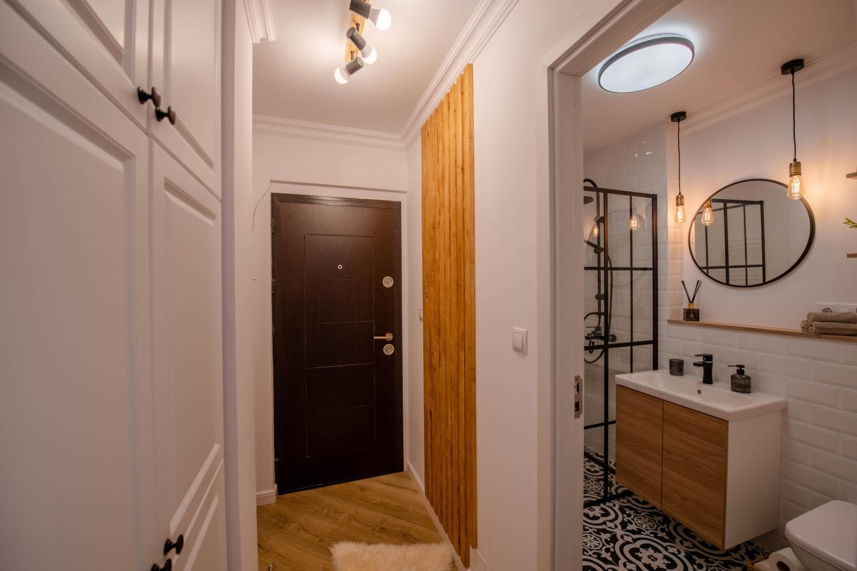 One-Bedroom Apartment - Photo 4