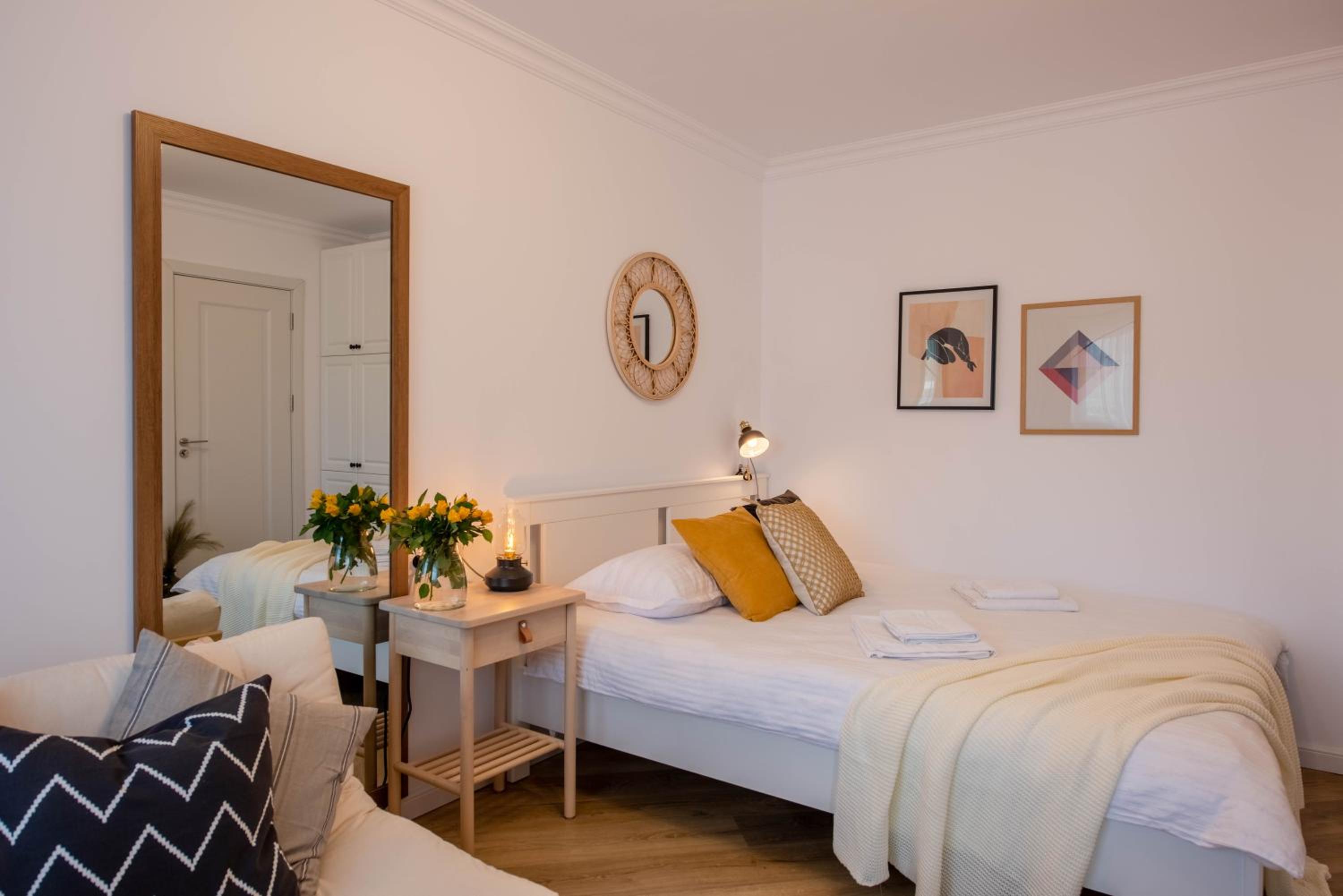 One-Bedroom Apartment - Photo 9