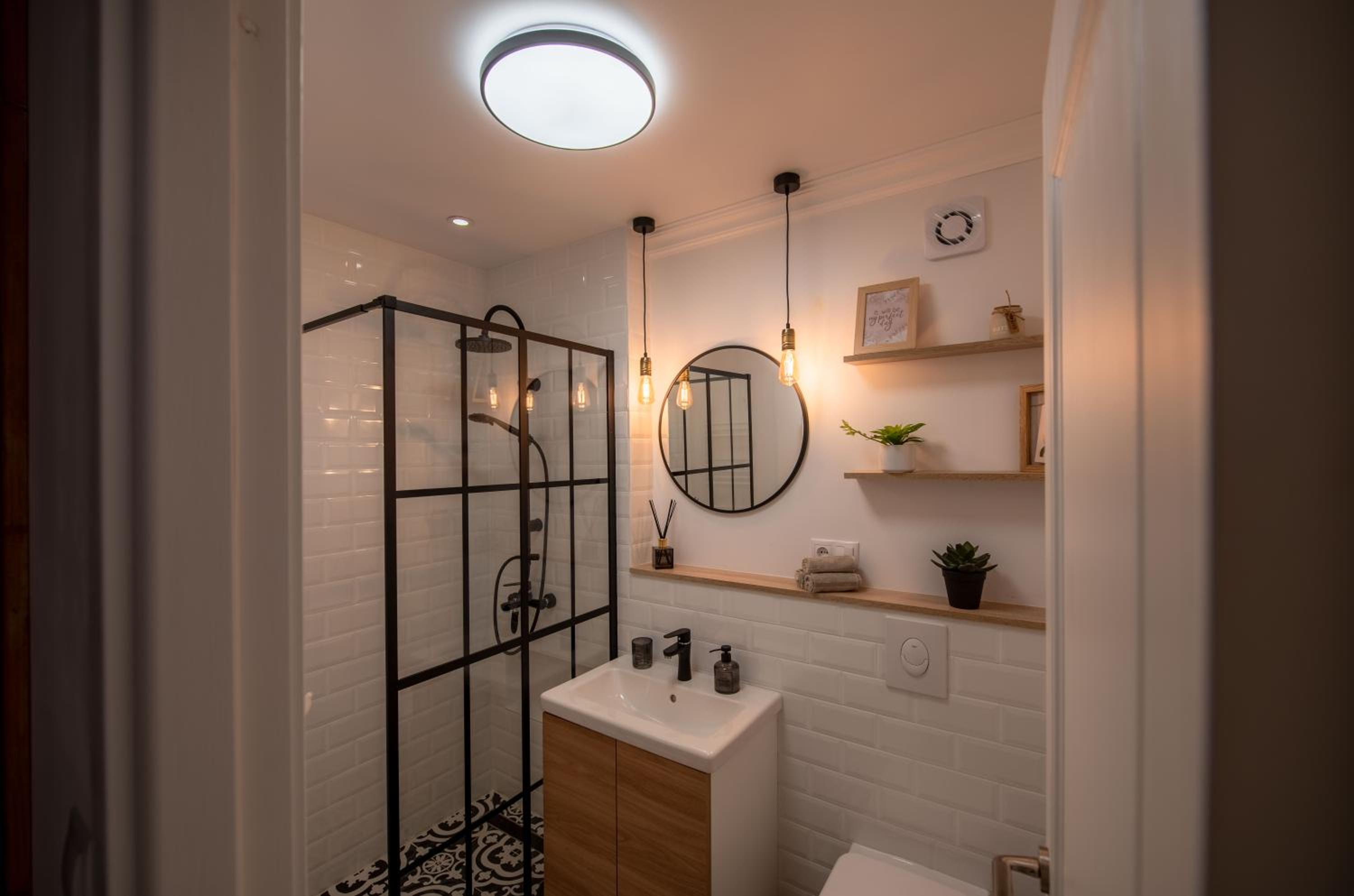One-Bedroom Apartment - Photo 10