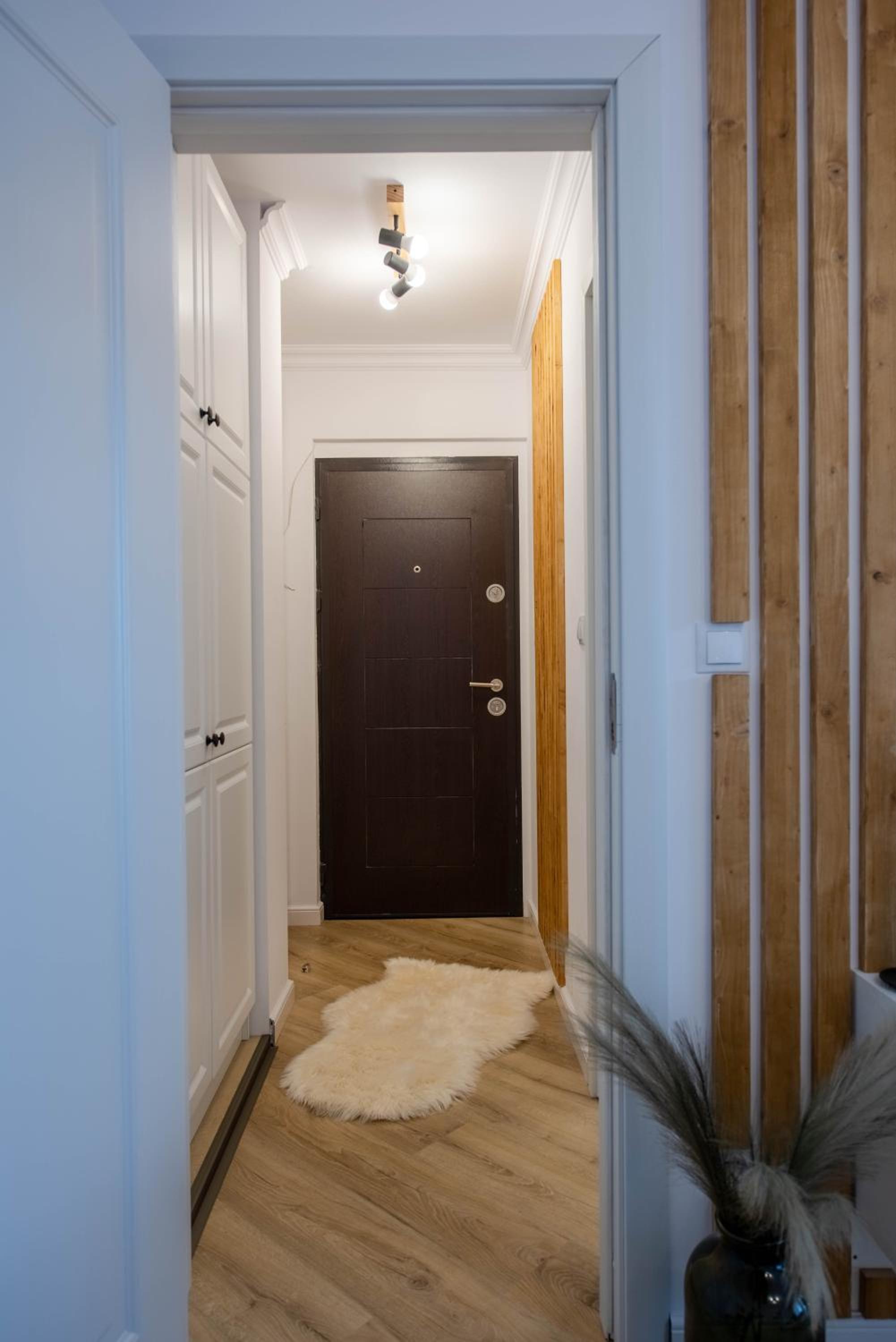 One-Bedroom Apartment - Photo 15