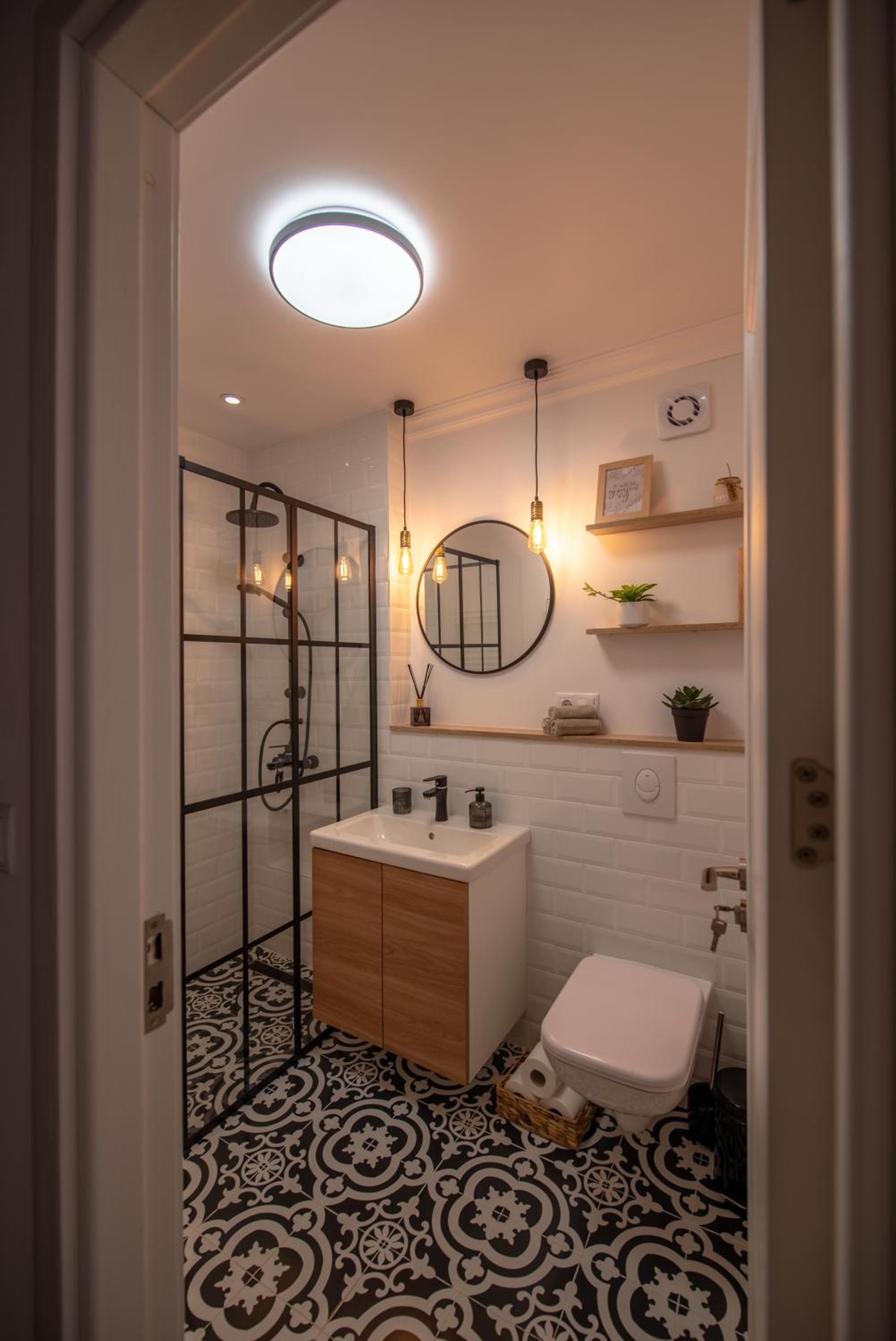 One-Bedroom Apartment - Photo 18