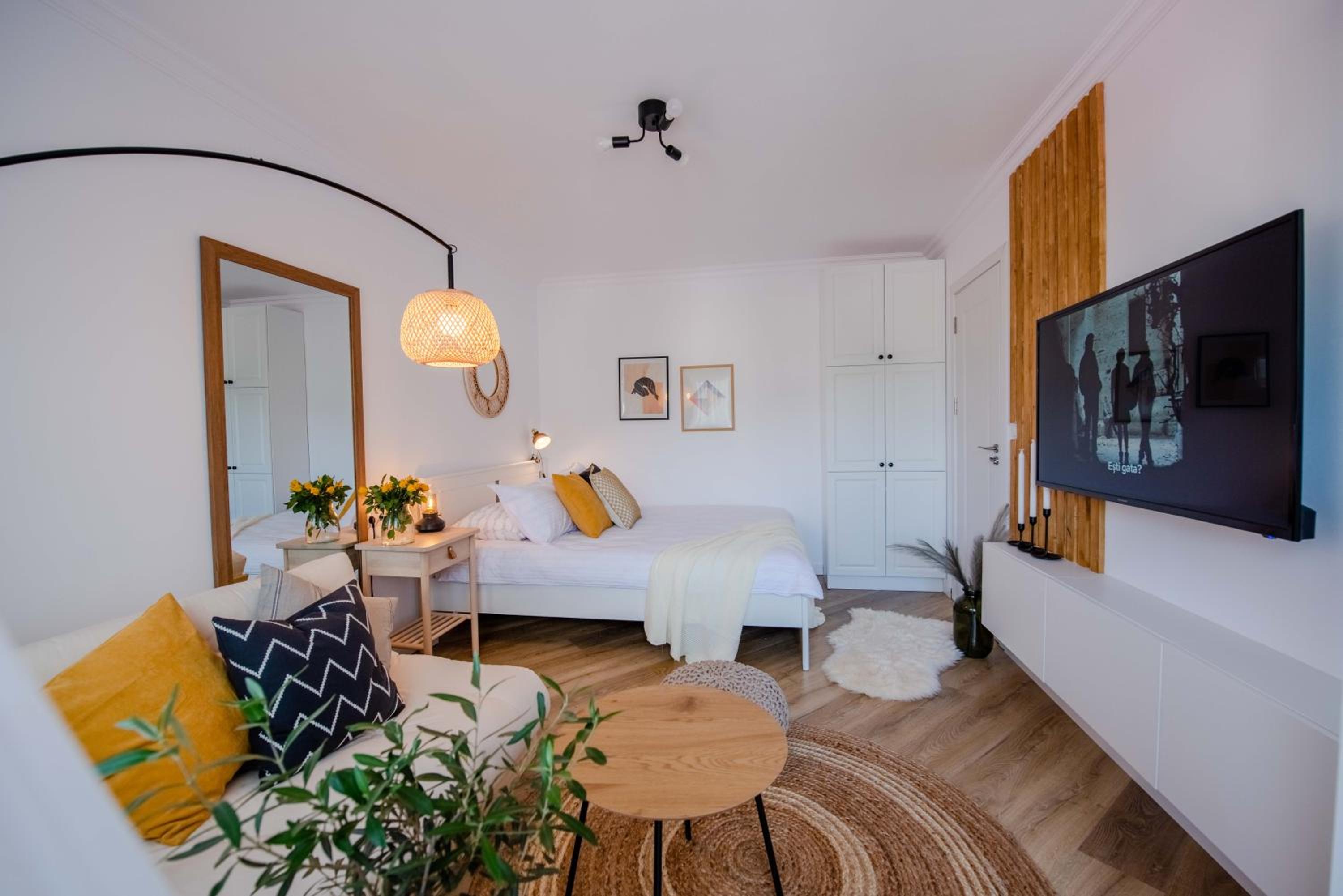 One-Bedroom Apartment - Photo 35