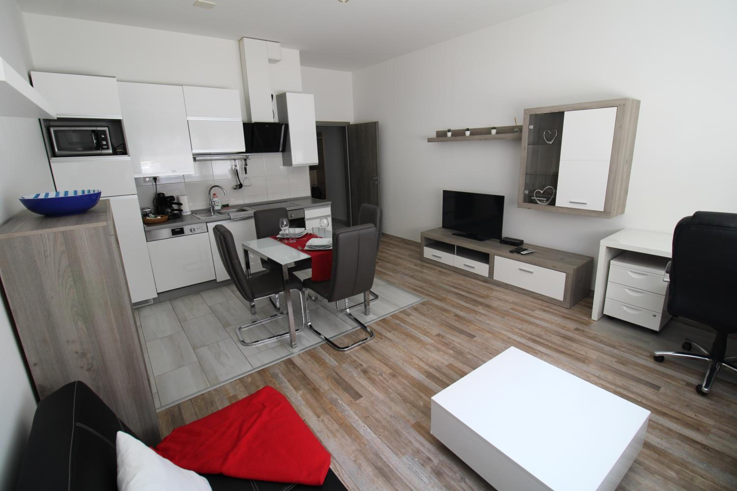 One-Bedroom Apartment photo 3