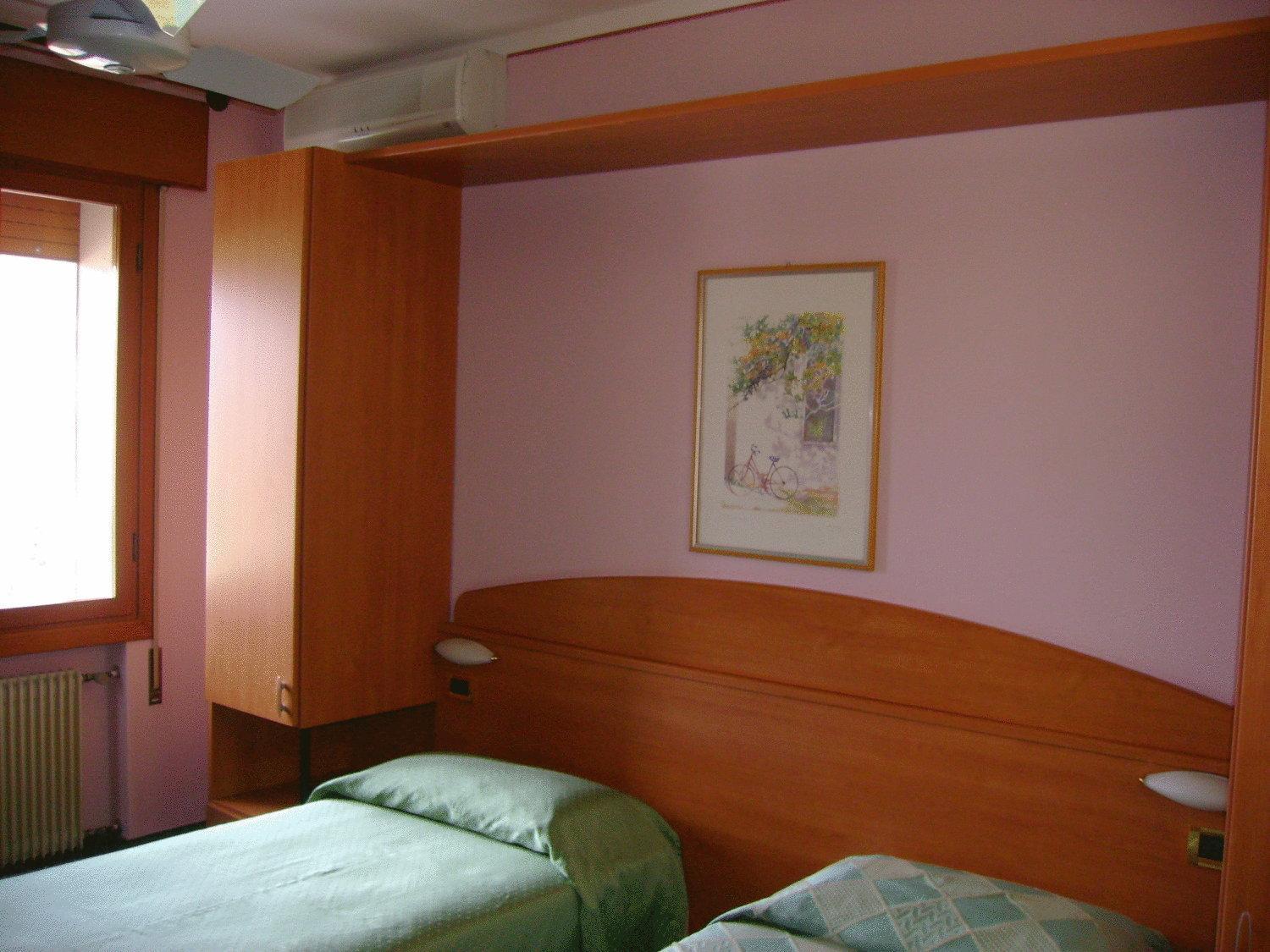 Twin Room - Photo 1