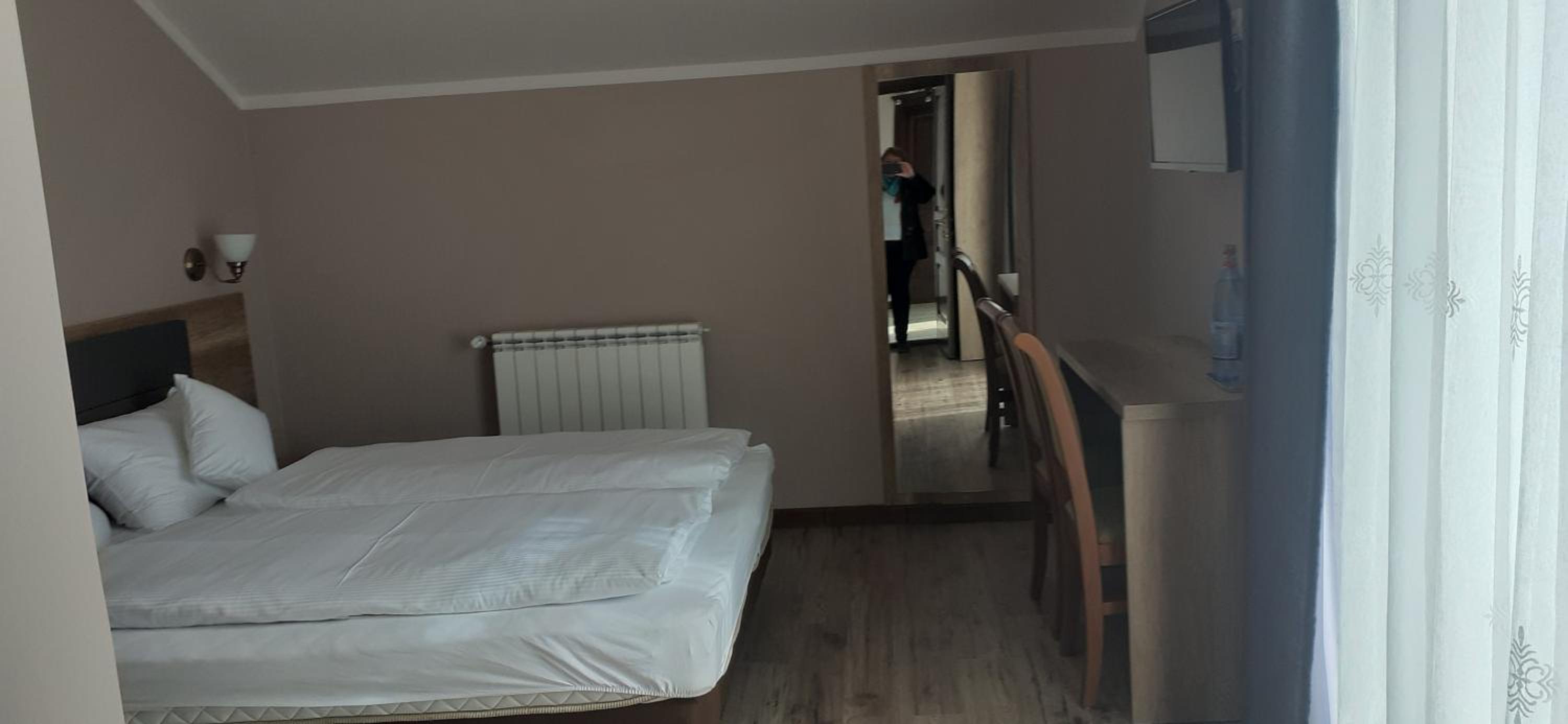 Double or Twin Room with Private Bathroom photo 3