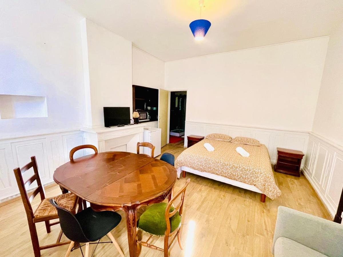 Double Room with Shared Toilet