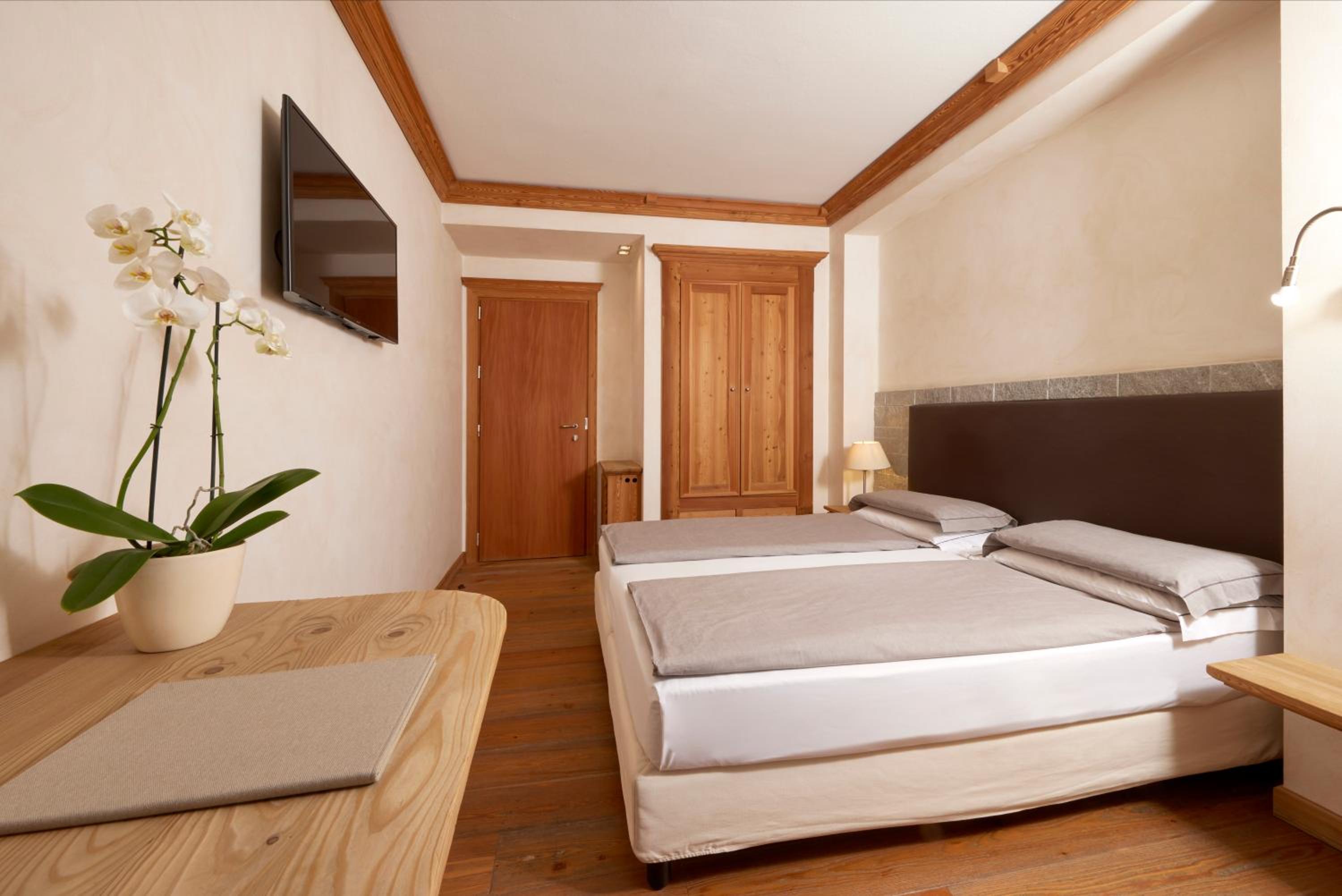 Standard Double or Twin Room with Balcony - Photo 3