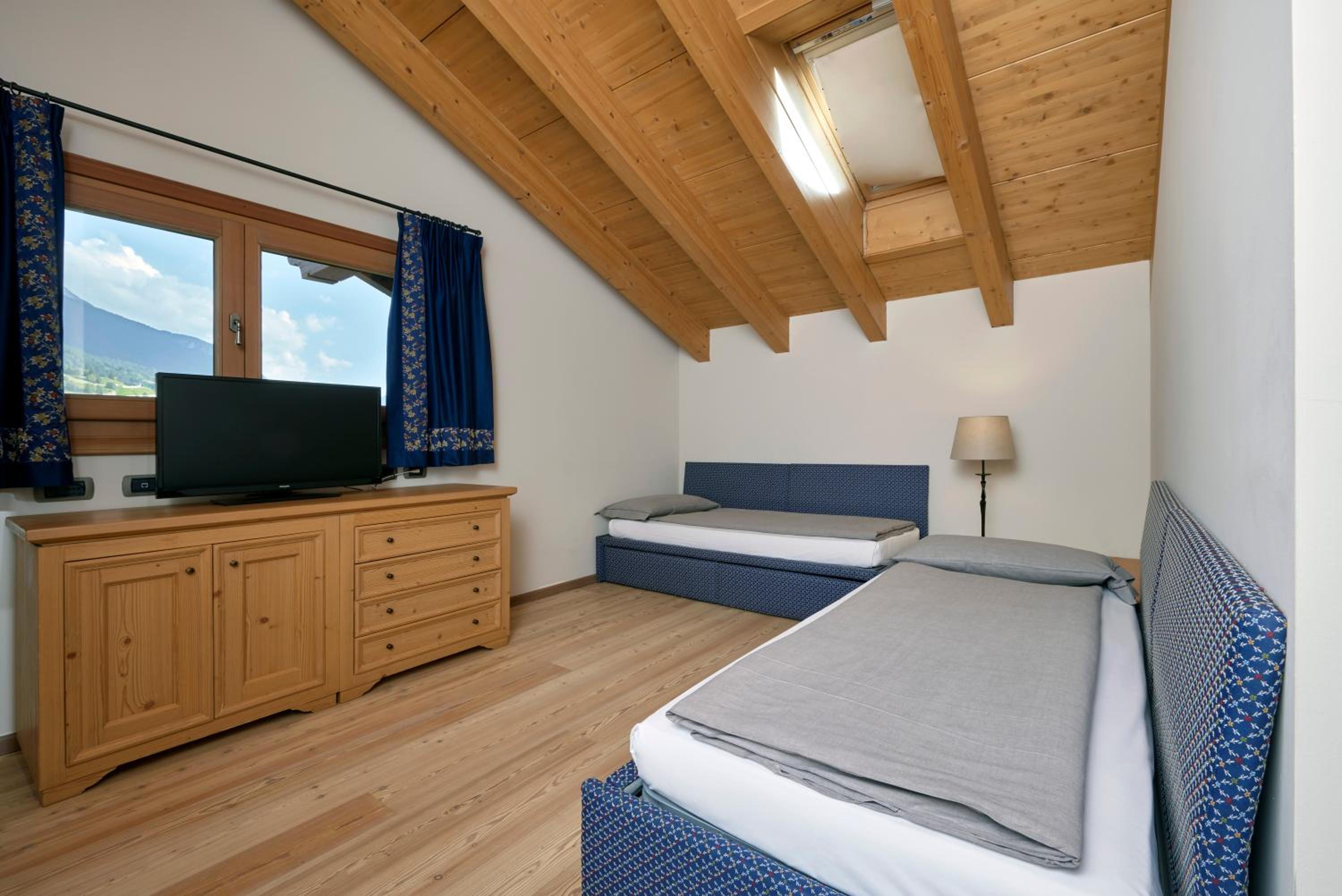 Family Room - Photo 4