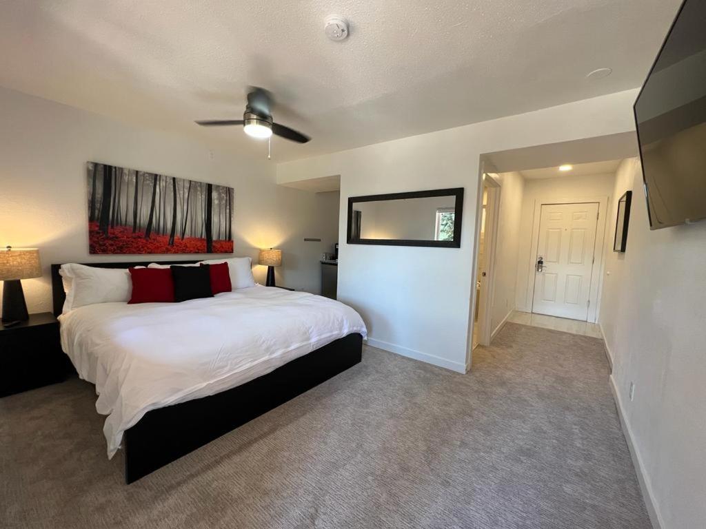 Deluxe Double Room with Bath