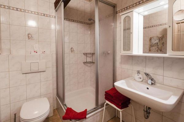 Three-Bedroom House photo 2