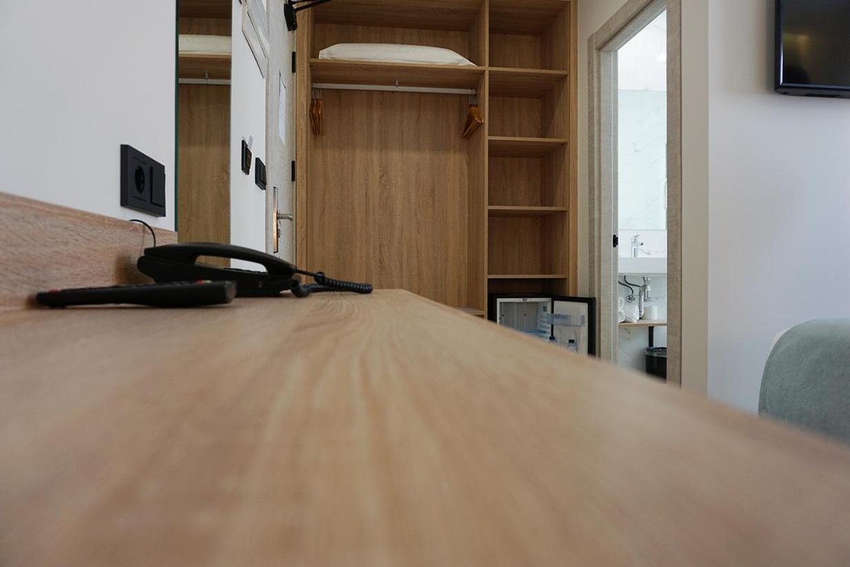 Standard Double or Twin Room - Photo 4