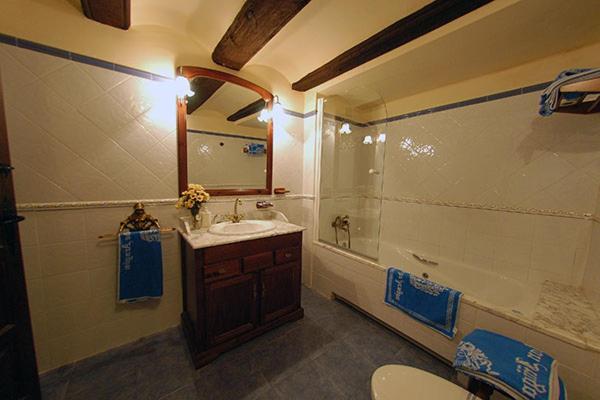 Habitación Doble con Balcón (2 Adultos + 1 Niño) Habitación Doble con Balcón (2 Adultos + 1 Niño)