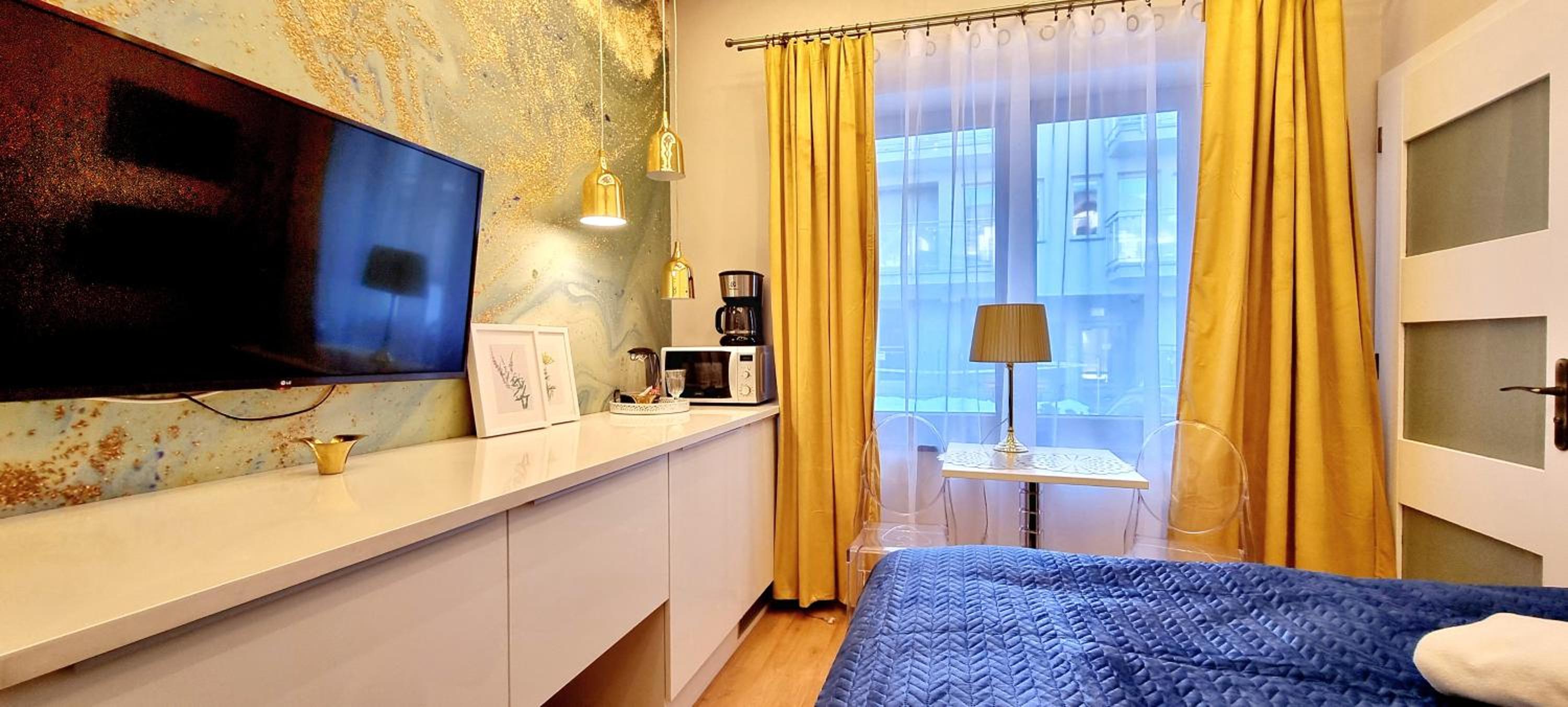 Studio Apartment