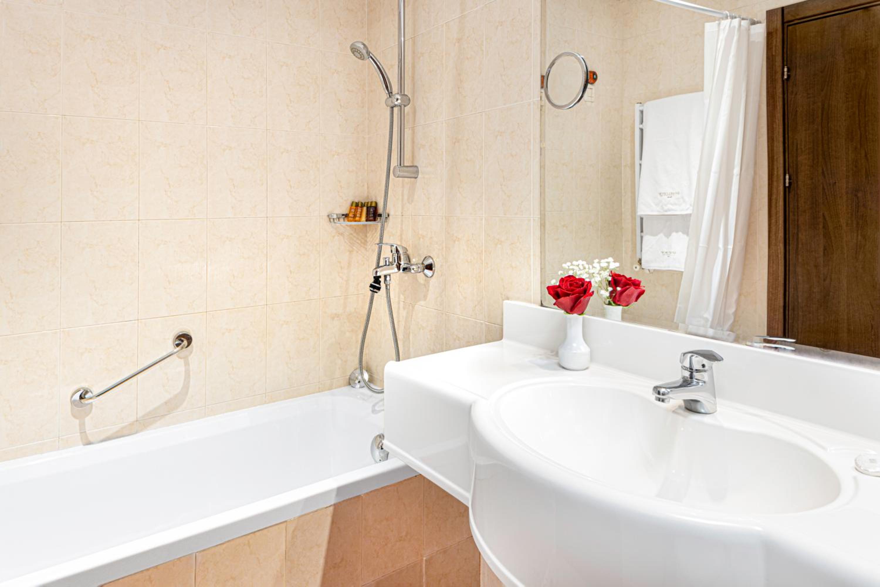 Twin Room with Tsarevets View - Christmas Package photo 3